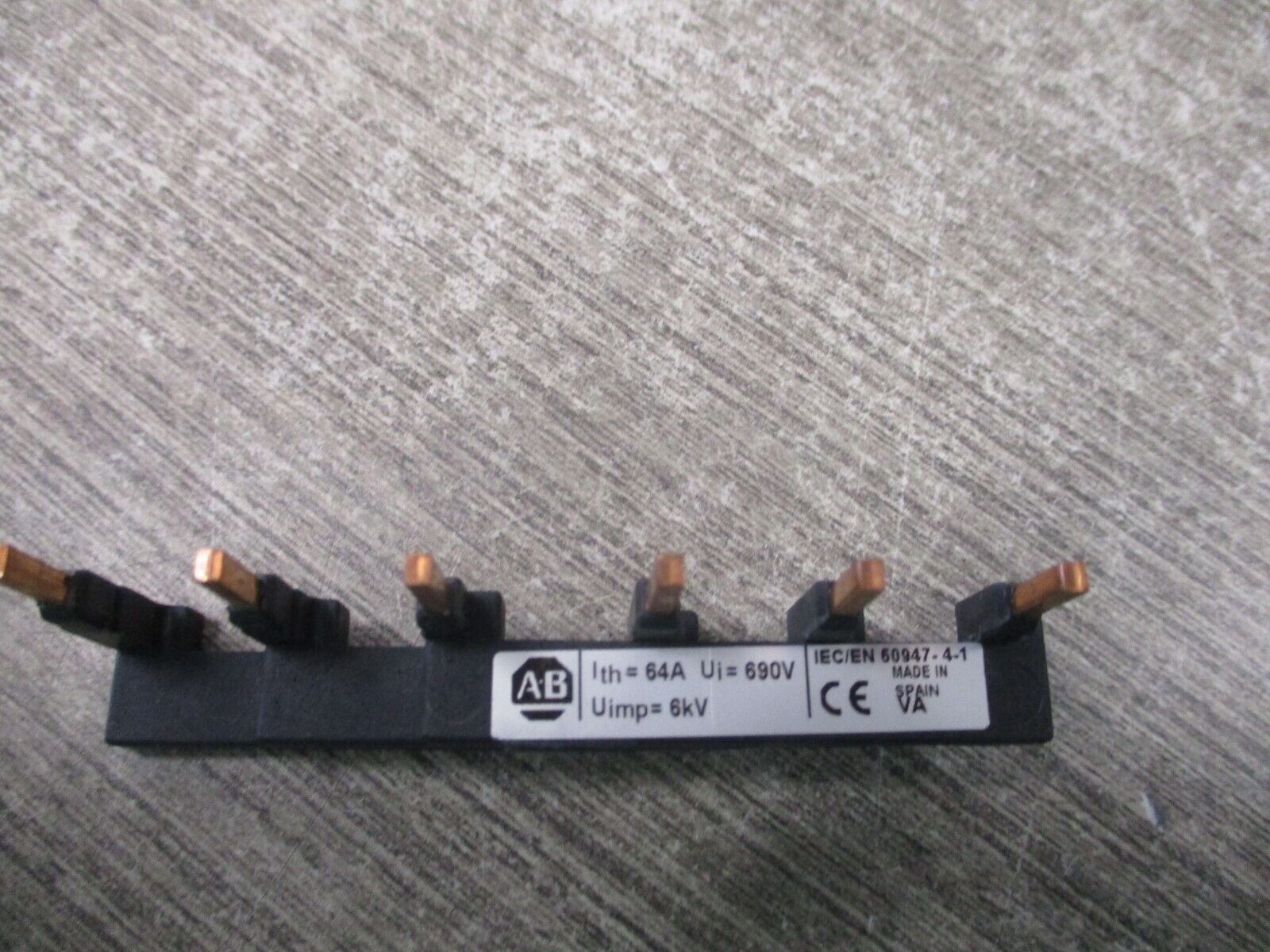 Allen-Bradley Compact Busbar 140M-C-W452N Ser. A 64A 600V Used