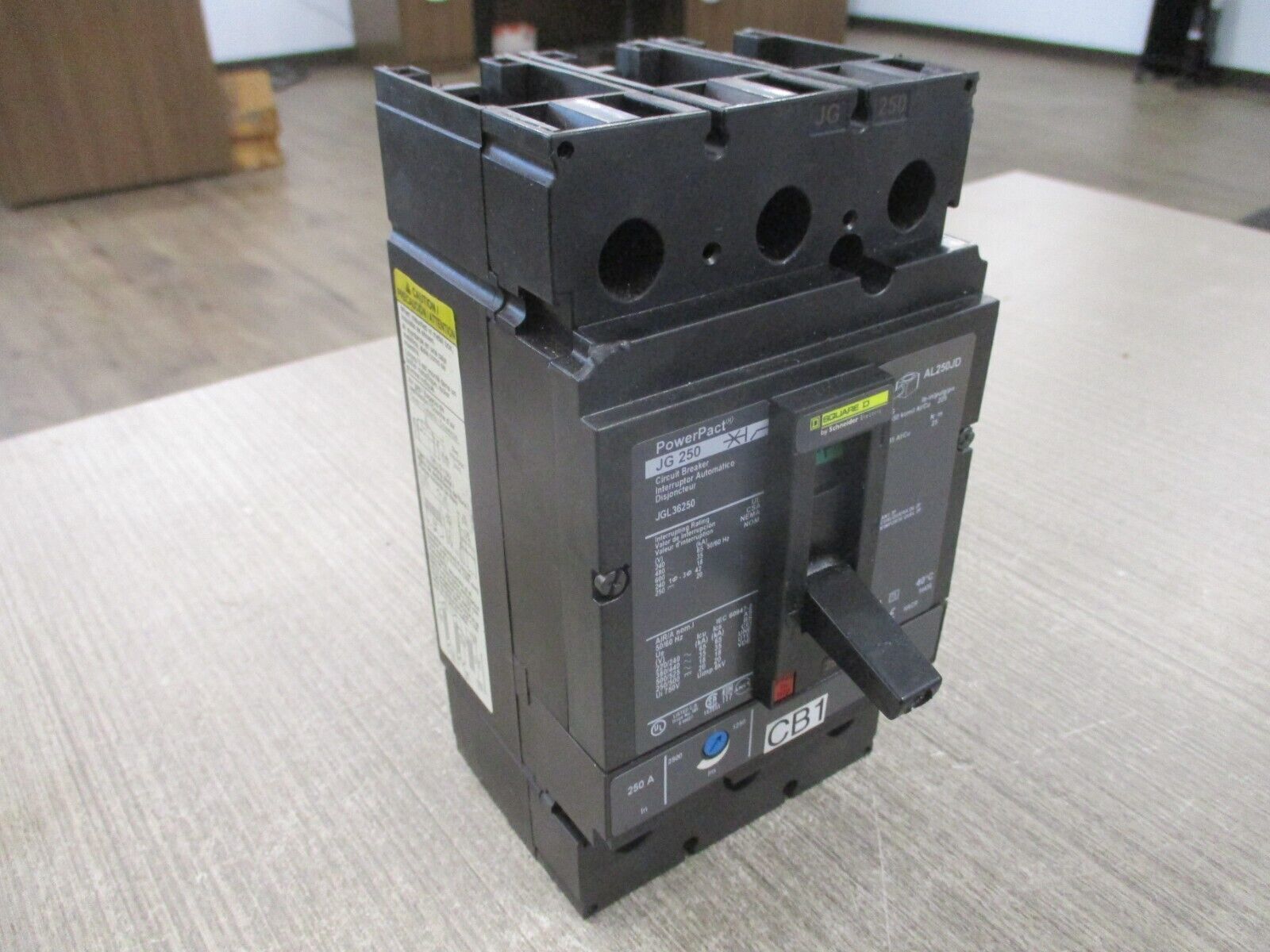 Square D PowerPact JG250 Circuit Breaker JGL36250 250A 600V 3P Used