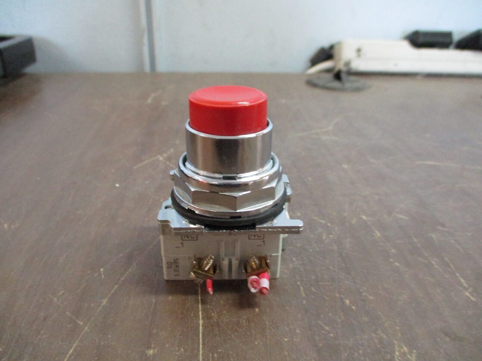 Cutler-Hammer Push Button 10250T/91000T Red Used