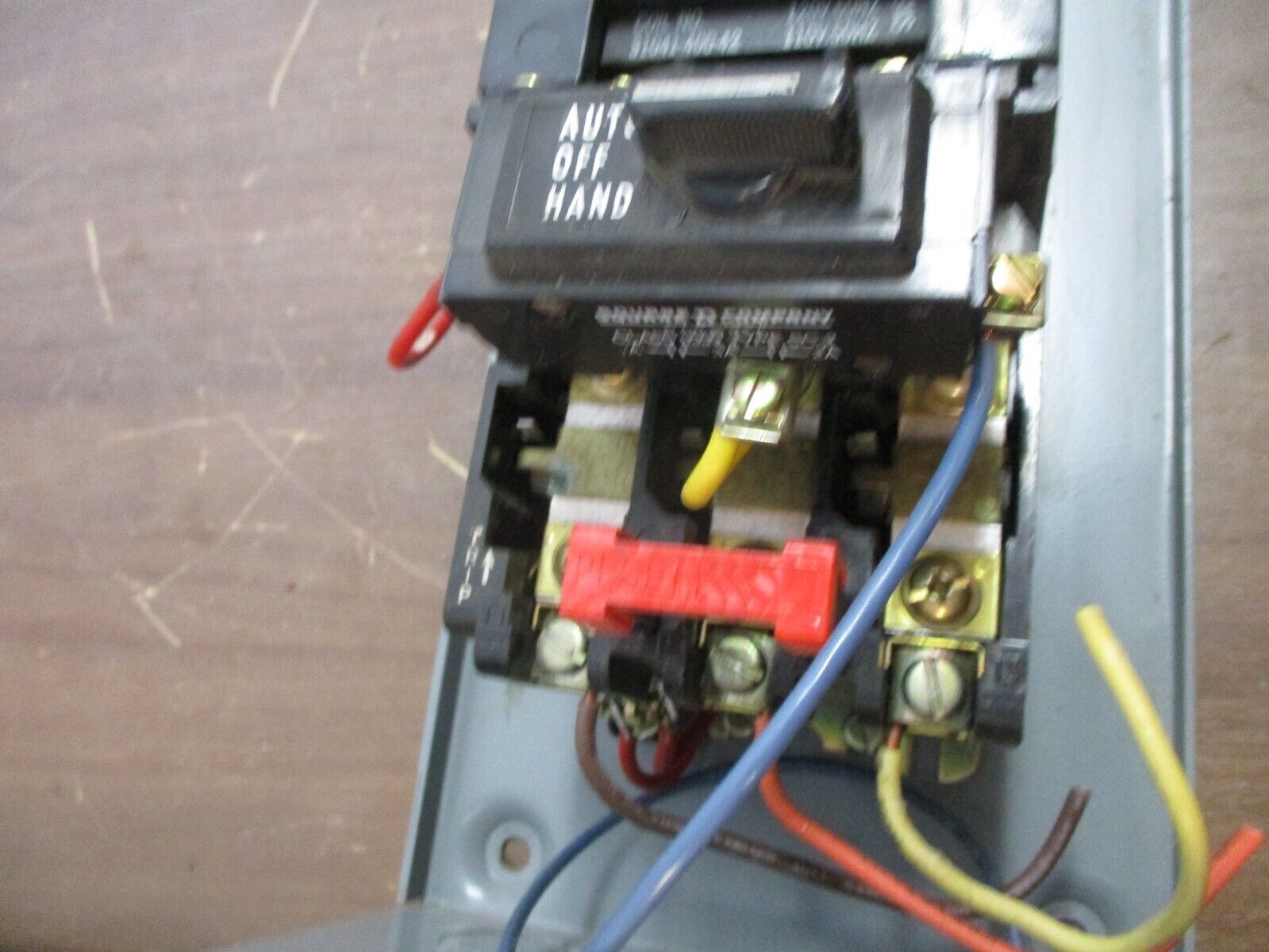 Square D Enclosed Size 0 Starter 8536 SBG 2 120V Coil 600V Used