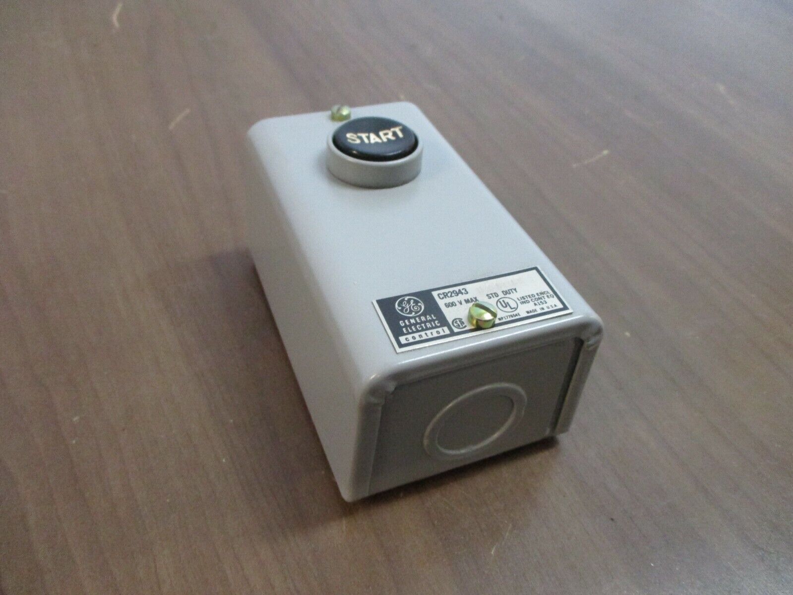 GE Push Button Station CR2943NA101E Start 600V Nema 1 New Surplus