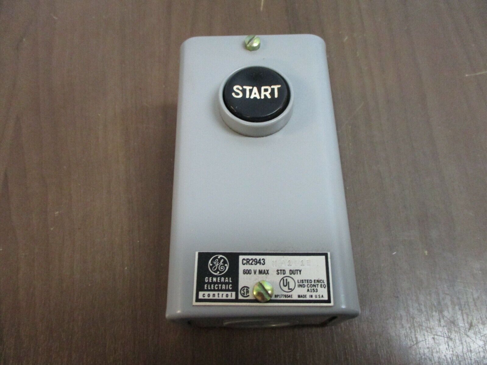 GE Push Button Station CR2943NA101E Start 600V Nema 1 New Surplus
