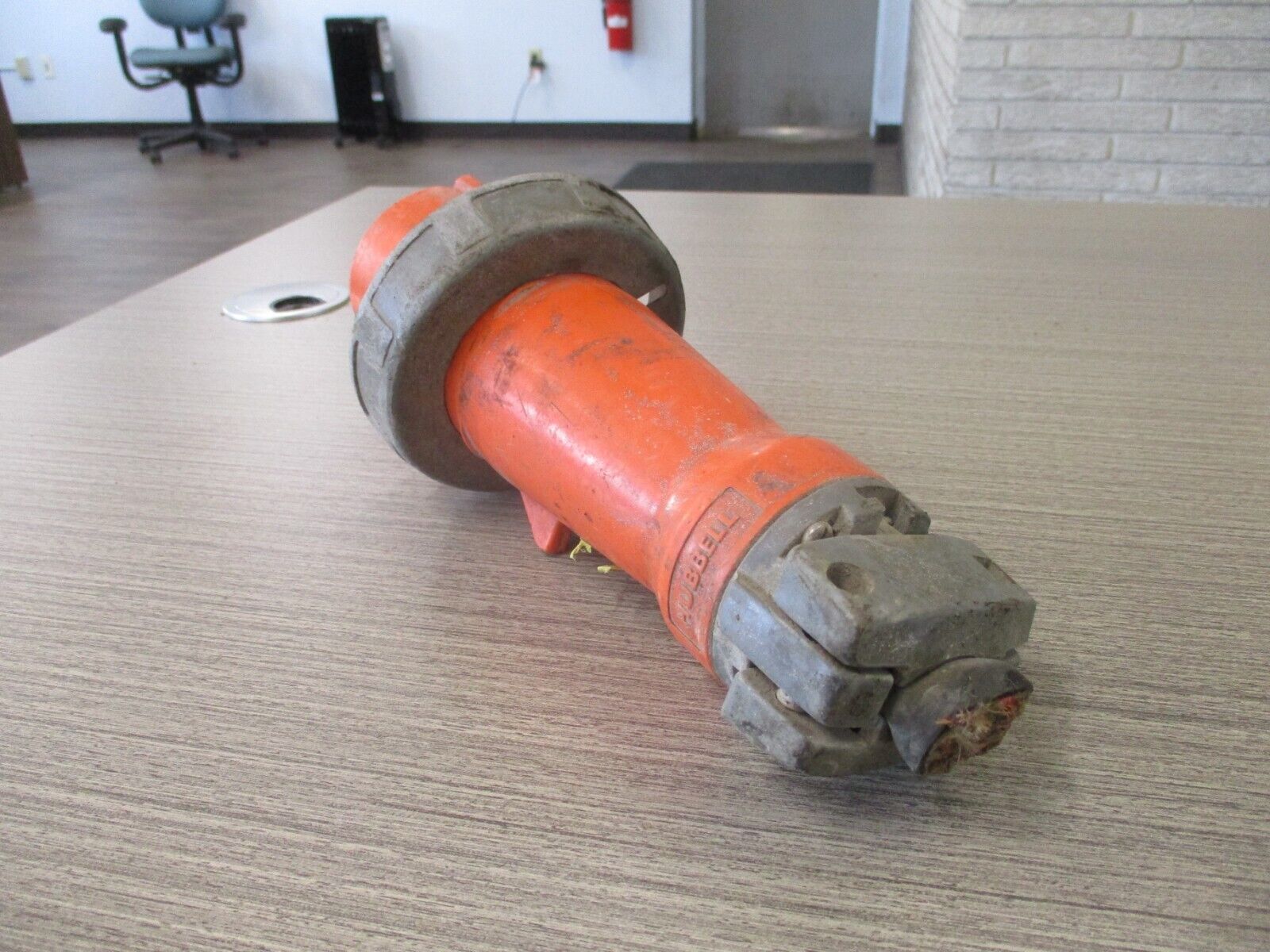 Hubbell Plug 460P12W Used