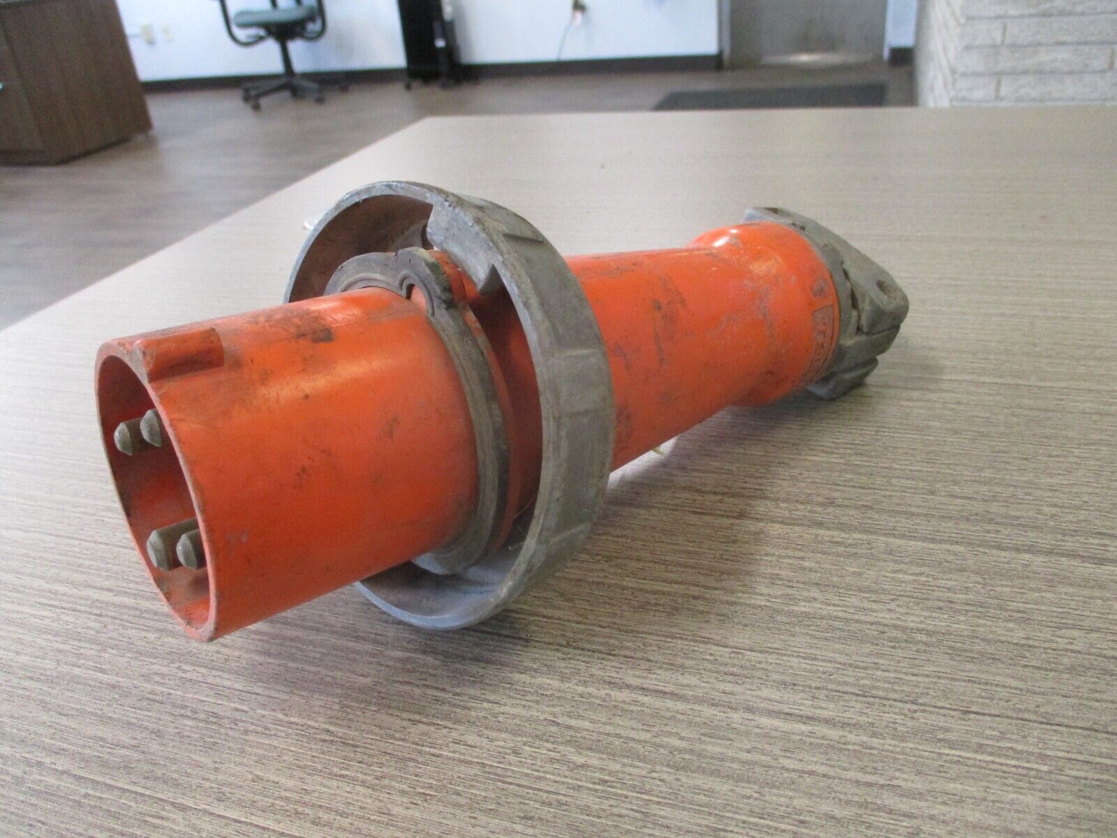 Hubbell Plug 460P12W Used