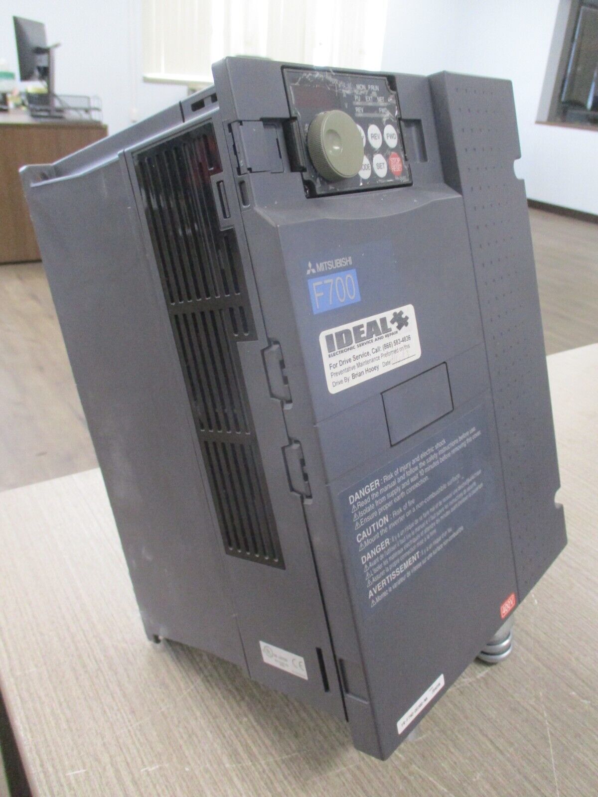 Mitsubishi F700 AC Drive FR-F740-00380-NA 25HP 3PH Input: Output: W/Keypad Used