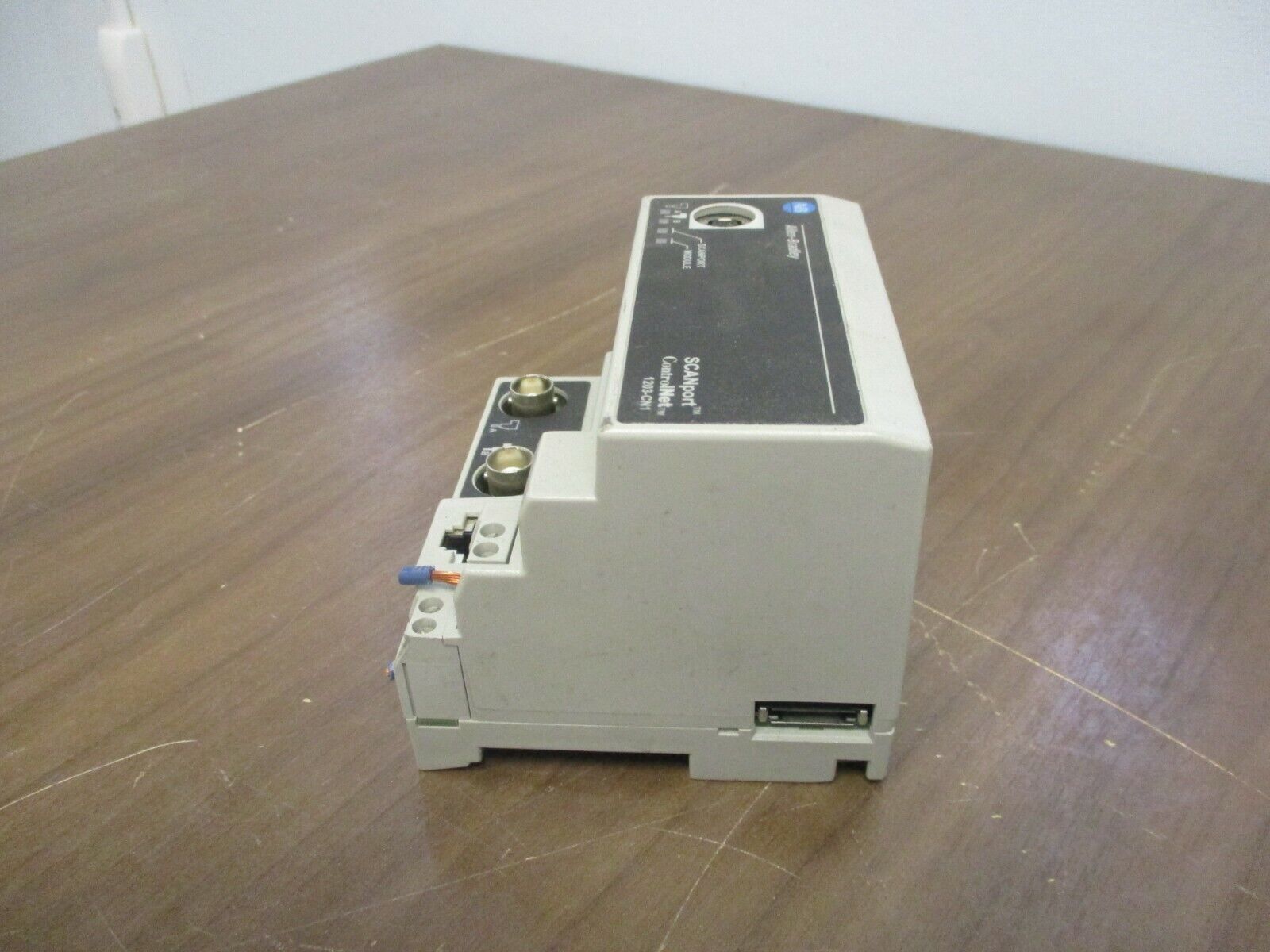 Allen-Bradley Scanport Control Net 1203-CN1 SCANport 12VDC 60MA Used
