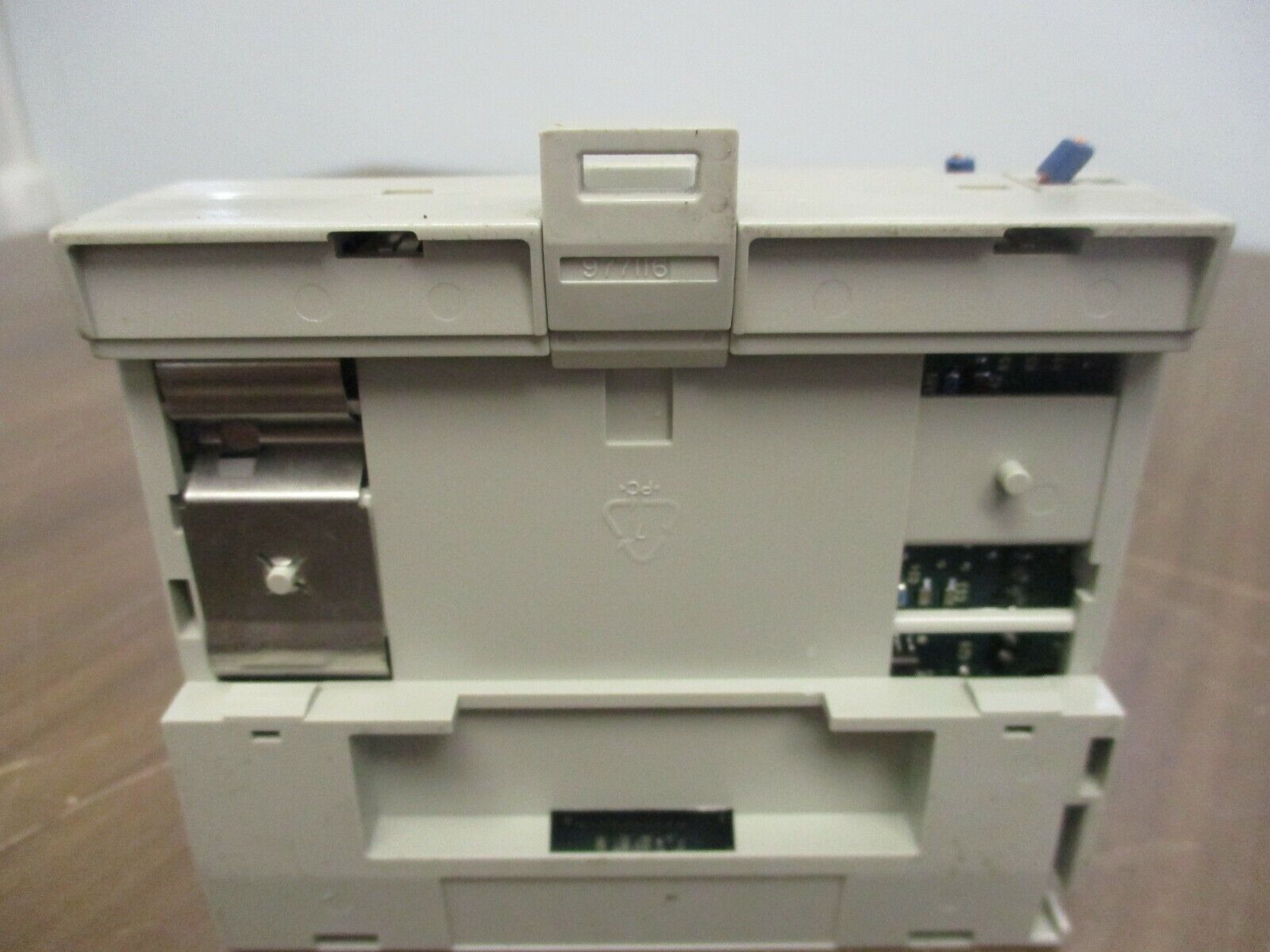 Allen-Bradley Scanport Control Net 1203-CN1 SCANport 12VDC 60MA Used