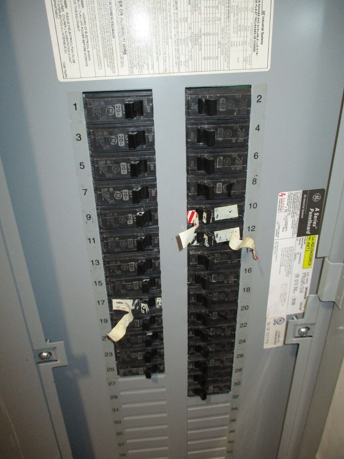 GE Main Lug Breaker Panel AQU3422RCX 225A Max 208/120V 3Ph 4W 42-Slot Used