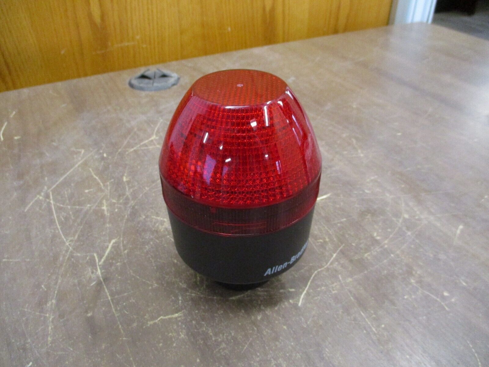 Allen-Bradley Beacon 855BS-N35SL4 Ser. B Steady / Flashing Red New Surplus