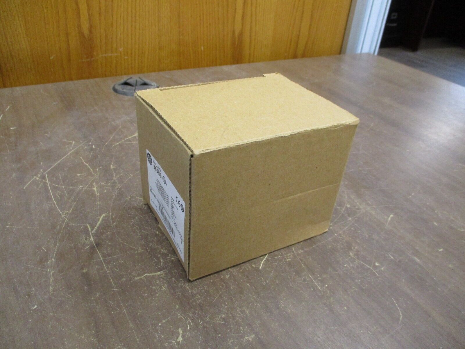 Allen-Bradley Beacon 855BS-N35SL4 Ser. B Steady / Flashing Red New Surplus