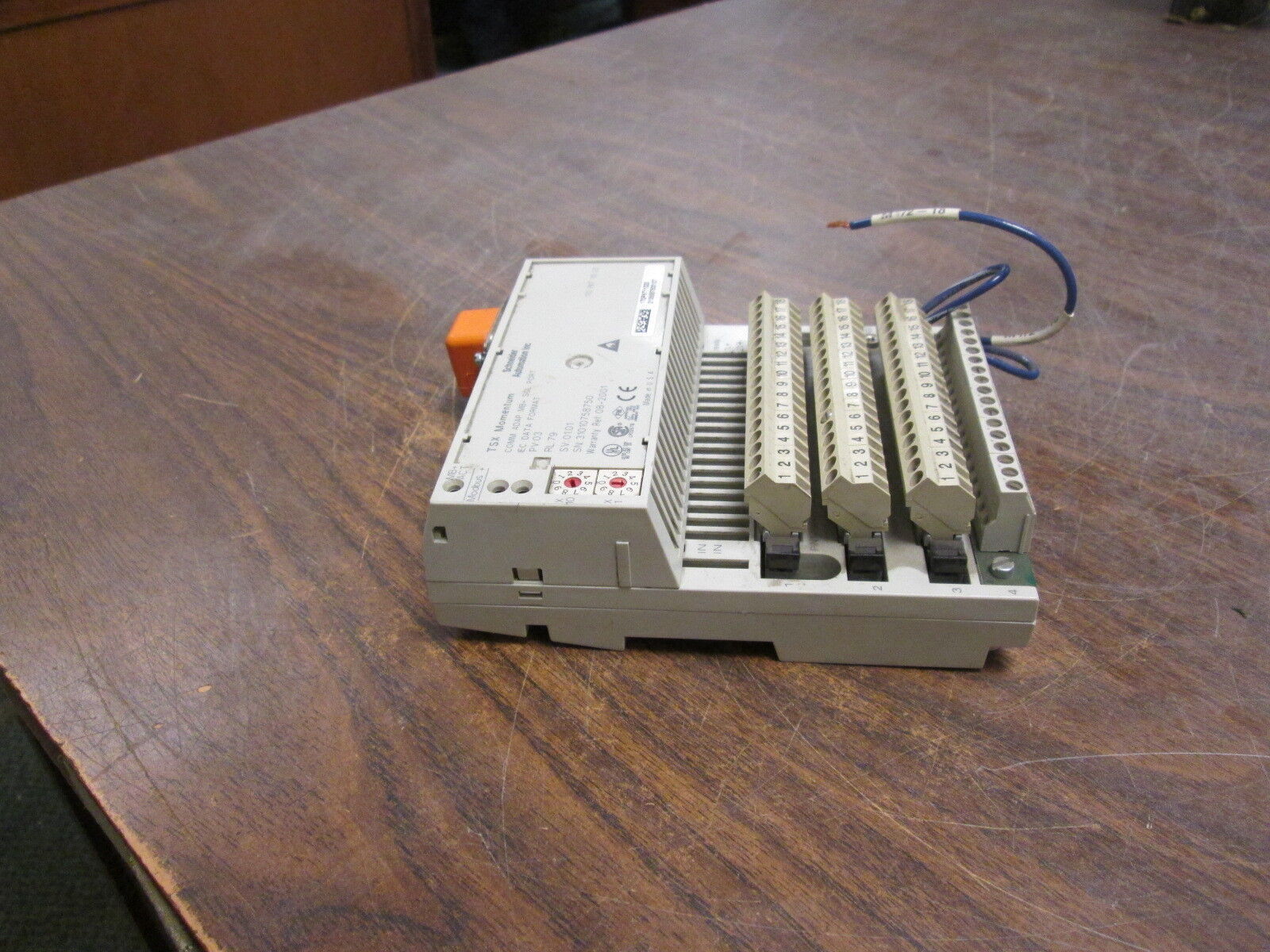 Schneider TSX Momentum Comm Module w/ Base 170PNT11020 PV:03 RL:79 SV:01.01 Used