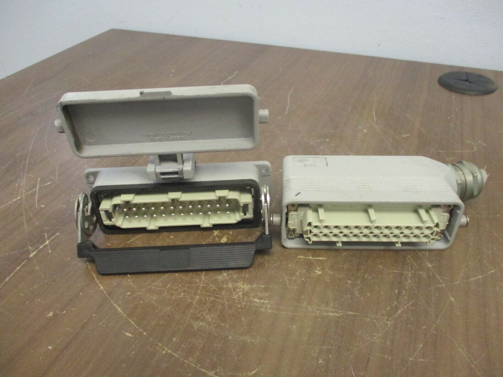 ILME Plug & Connector Set CNM 24 16A 400V 24-Pin Used