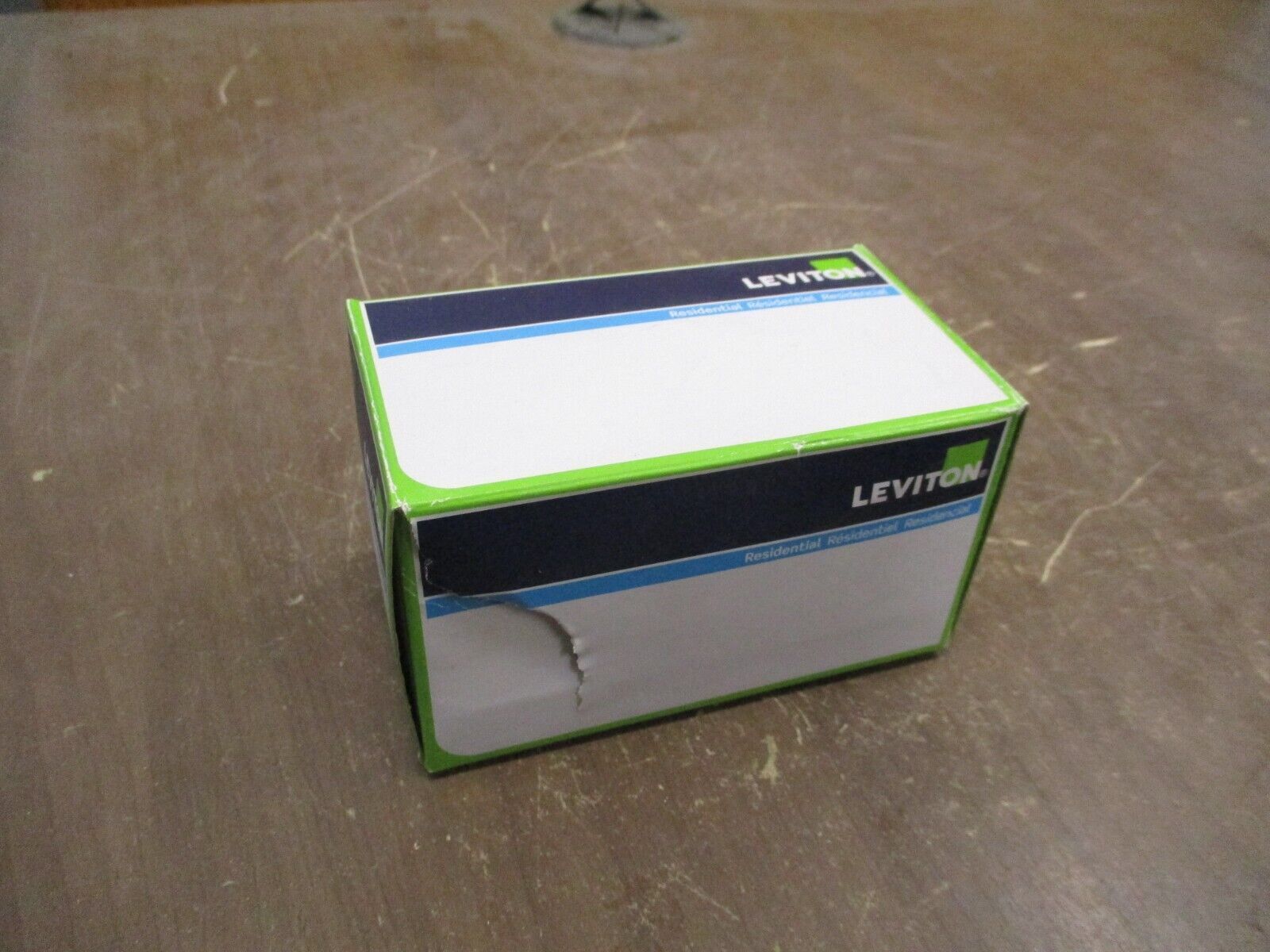 Leviton Quartzline Lampholder 555 3000W 600VAC White New Surplus