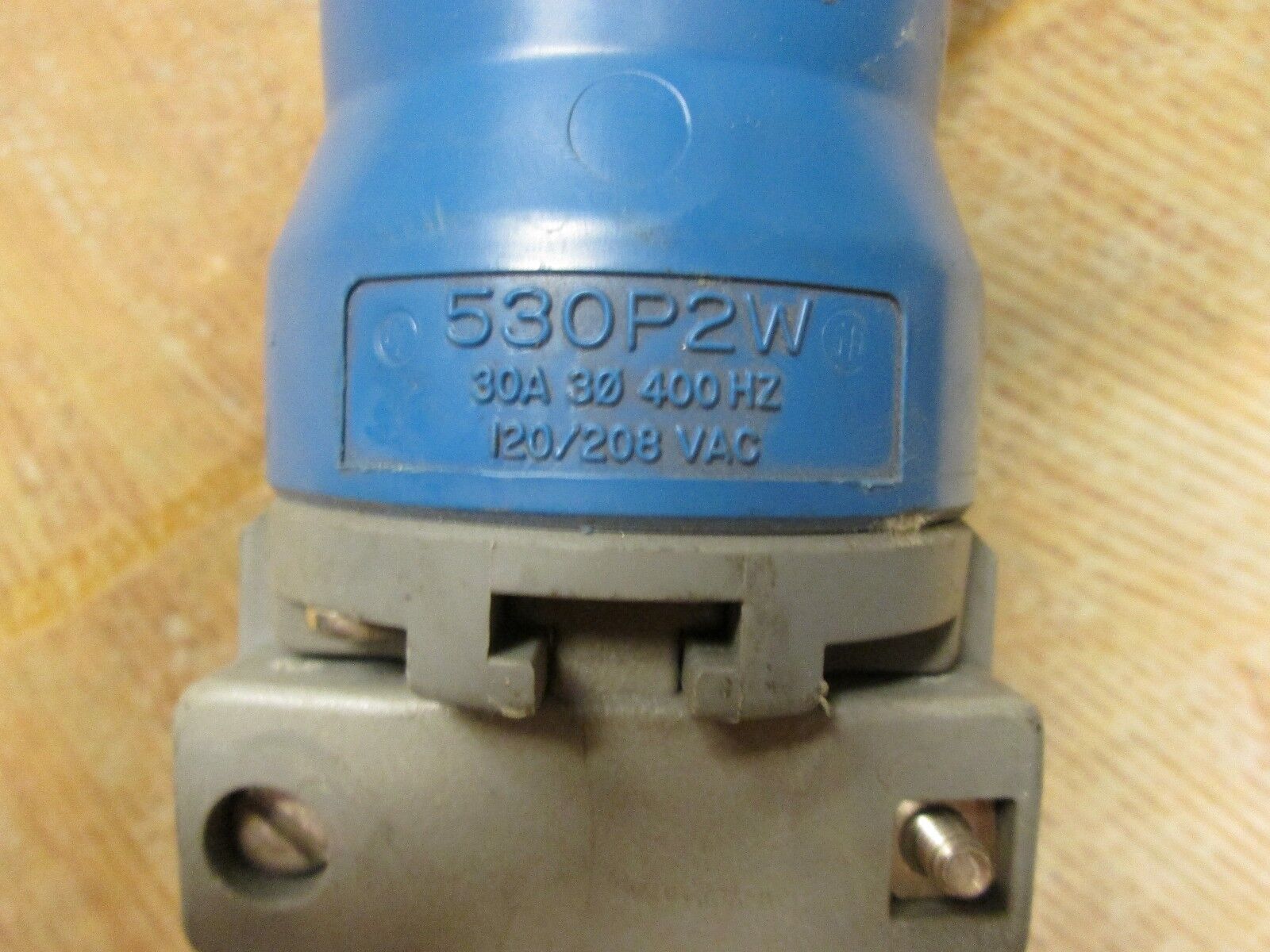 Hubbell Plug and Connector Set 530C2W / 530P2W 30A 120/208VAC 5W 3P Used