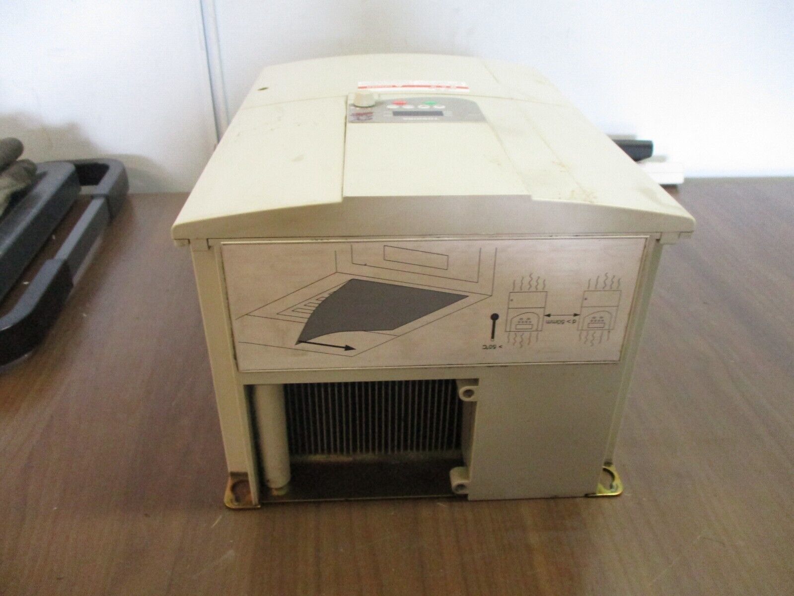 Toshiba AC Drive VFS9-4110PL-WN(1) 15HP 3Ph Input: 380/500V 50/60Hz 39.3/35.9A