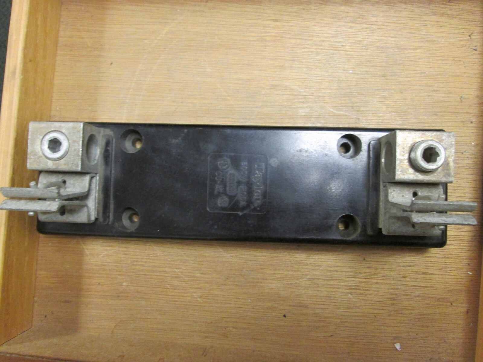 Taylor Fuse Holder 62001 200A 600V 1P Used
