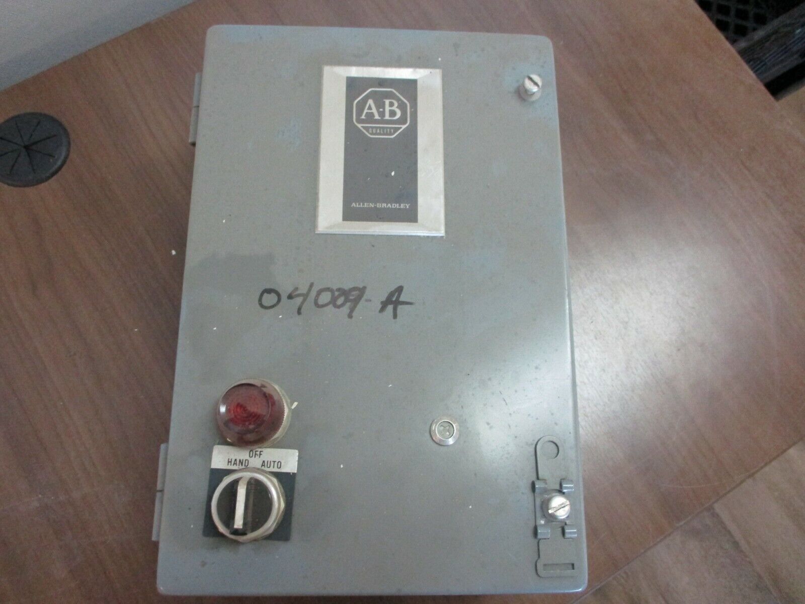 Allen- Bradley, Enclosed Size 0 Starter, part#: 509-AAH-3-4R-6-90, 115-120V coil