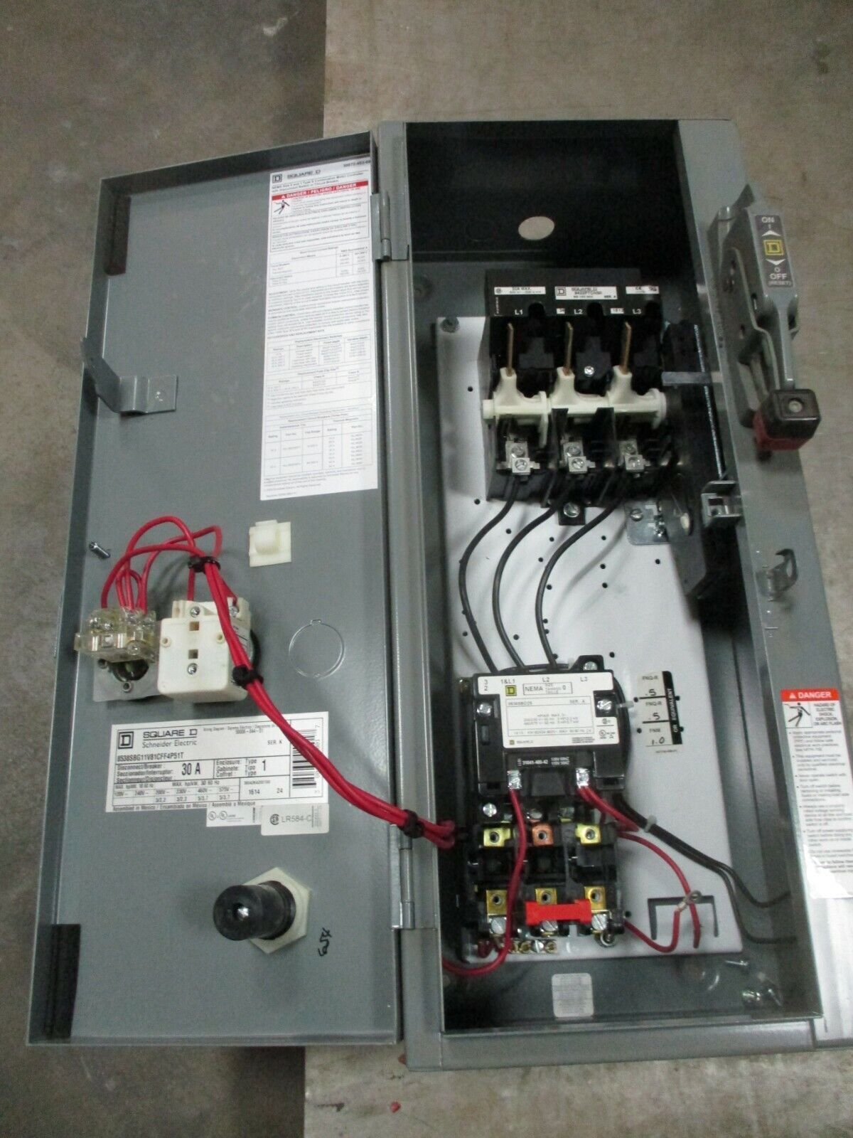 Square D Non-Fusible Size 0 Combination 8538SBG11V81CFF4P51T 120V Coil Used