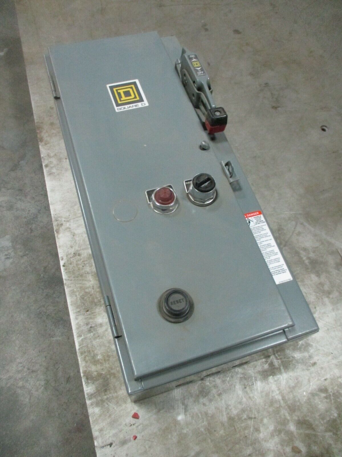 Square D Non-Fusible Size 0 Combination 8538SBG11V81CFF4P51T 120V Coil Used