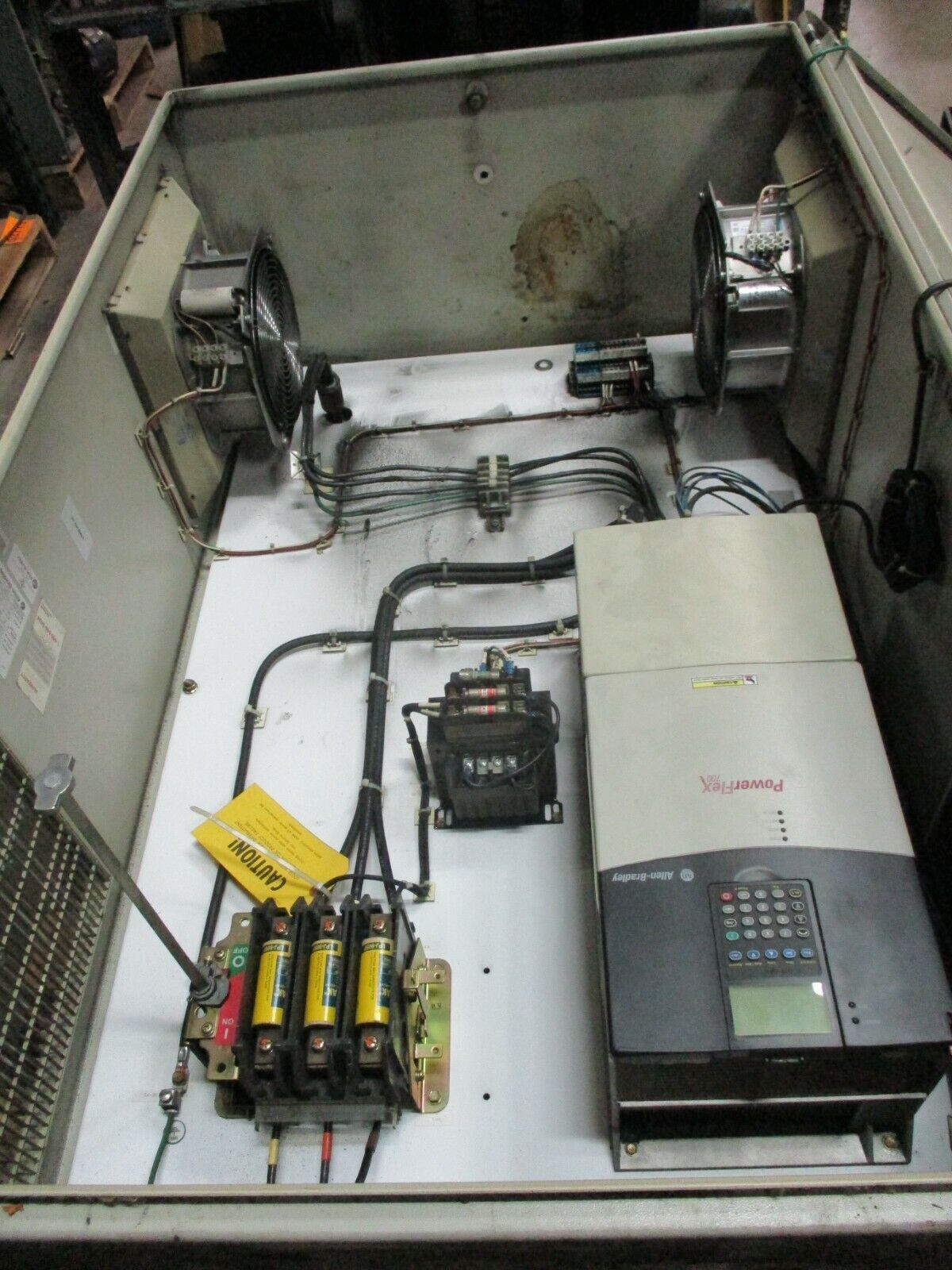 Allen-Bradley PowerFlex 700 AC Drive w/ Nema 12 Enclosure 40HP 480V 3Ph Used
