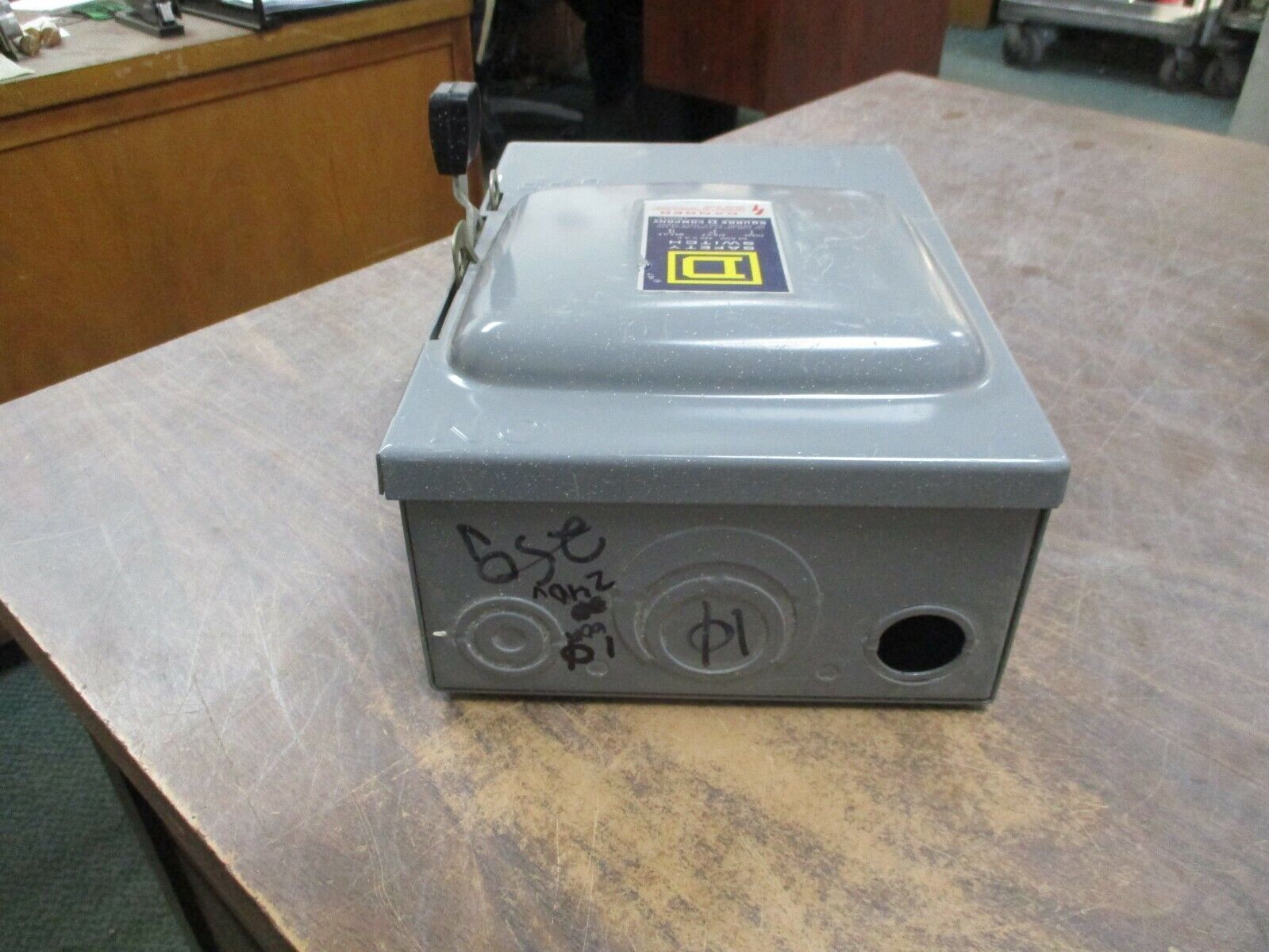 Square D Fusible Safety Switch D-222-N 60A 240V Used