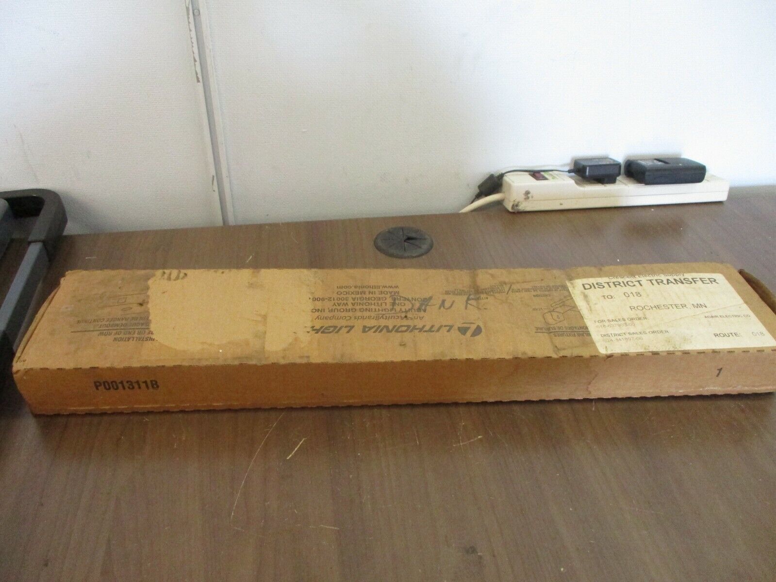 Lithonia Lighting MVolt Strip Light C217 MV New Surplus