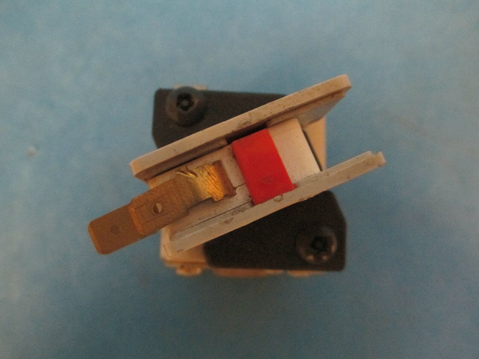 Bussmann Fuse 170M3466 250A 700V uSED