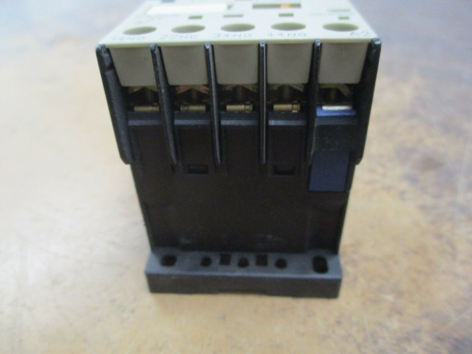 Telemecanique Contactor CA2KN 31 G7 120V Coil Used