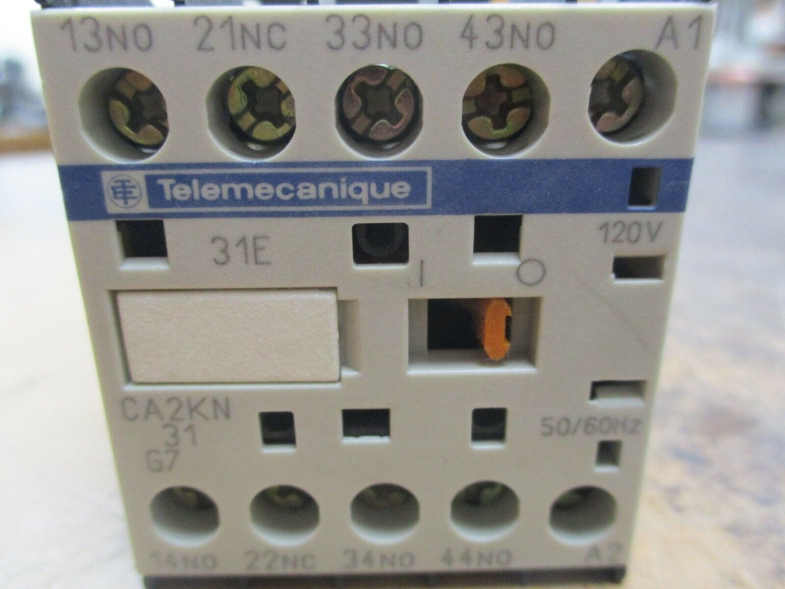 Telemecanique Contactor CA2KN 31 G7 120V Coil Used