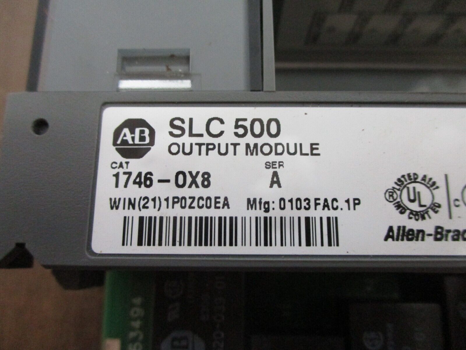 Allen-Bradley SLC 500 Output Module 1746-OX8 Ser. A 5-250VAC 5-125VDC Used