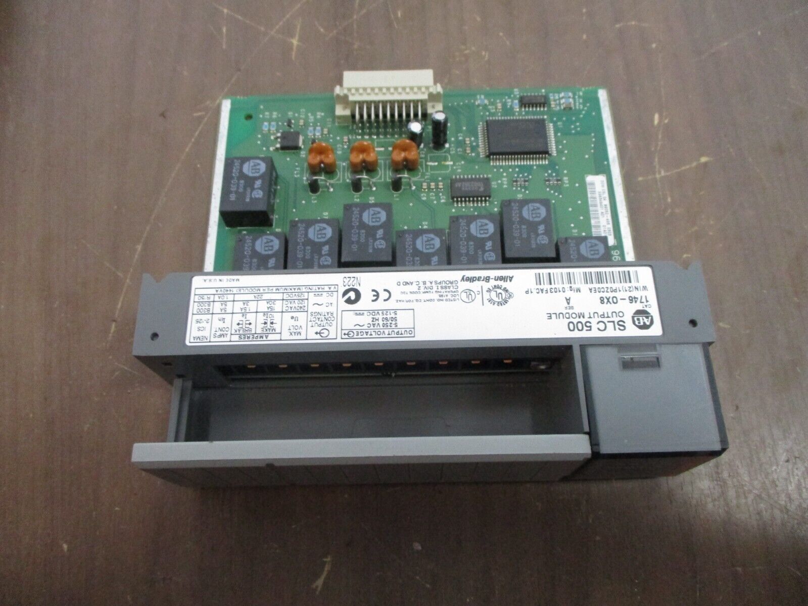 Allen-Bradley SLC 500 Output Module 1746-OX8 Ser. A 5-250VAC 5-125VDC Used