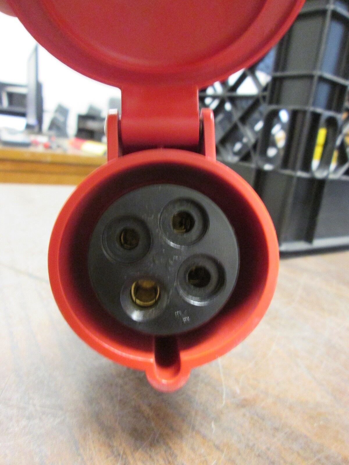 Pass & Seymour Splashproof Connector PS430C7-S 30A 480V 3Ph 3P 4W Used