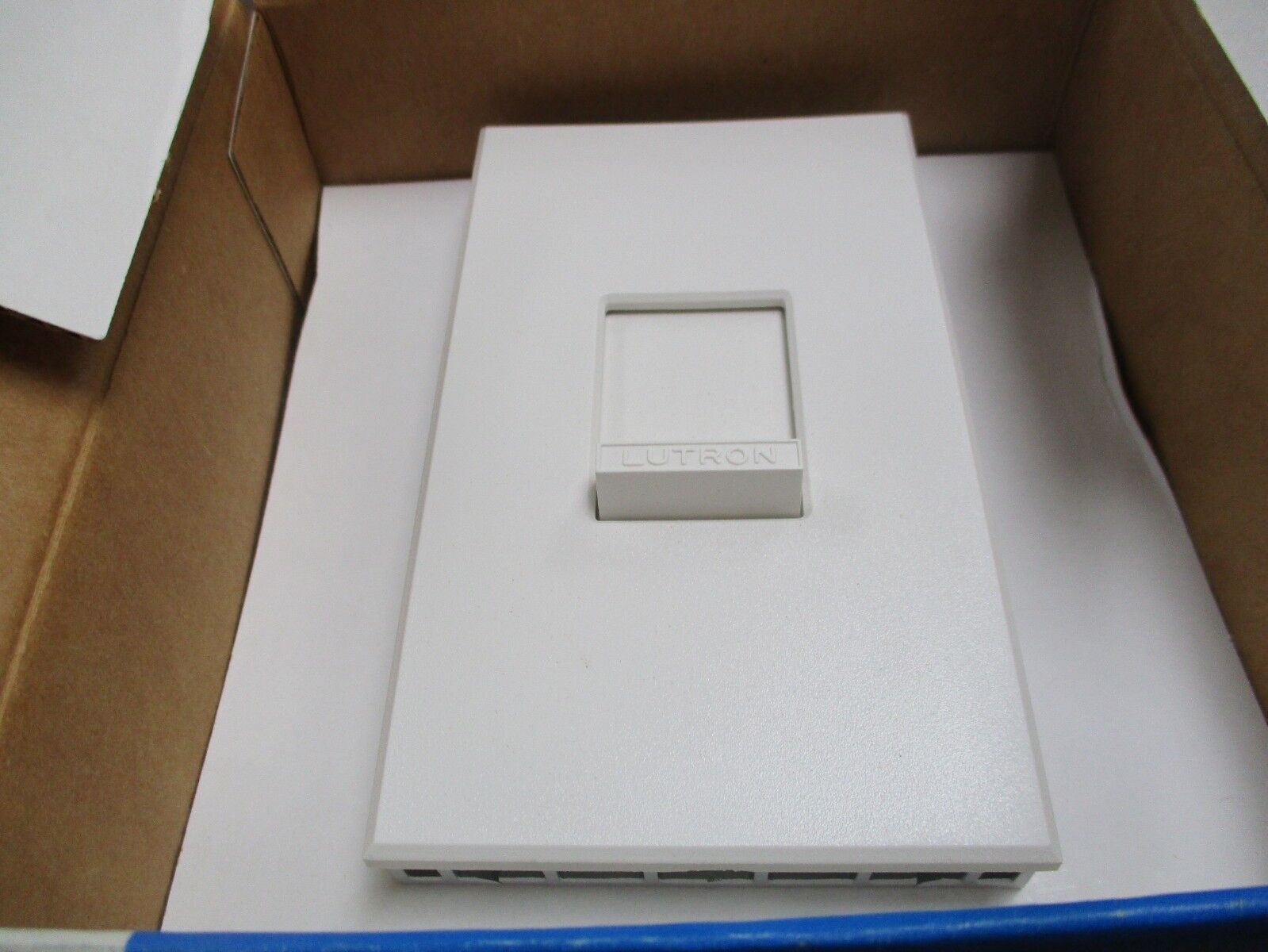 Lutron Nova Incandescent Dimmer N-600-WH 120VAC 60Hz 600W New Surplus