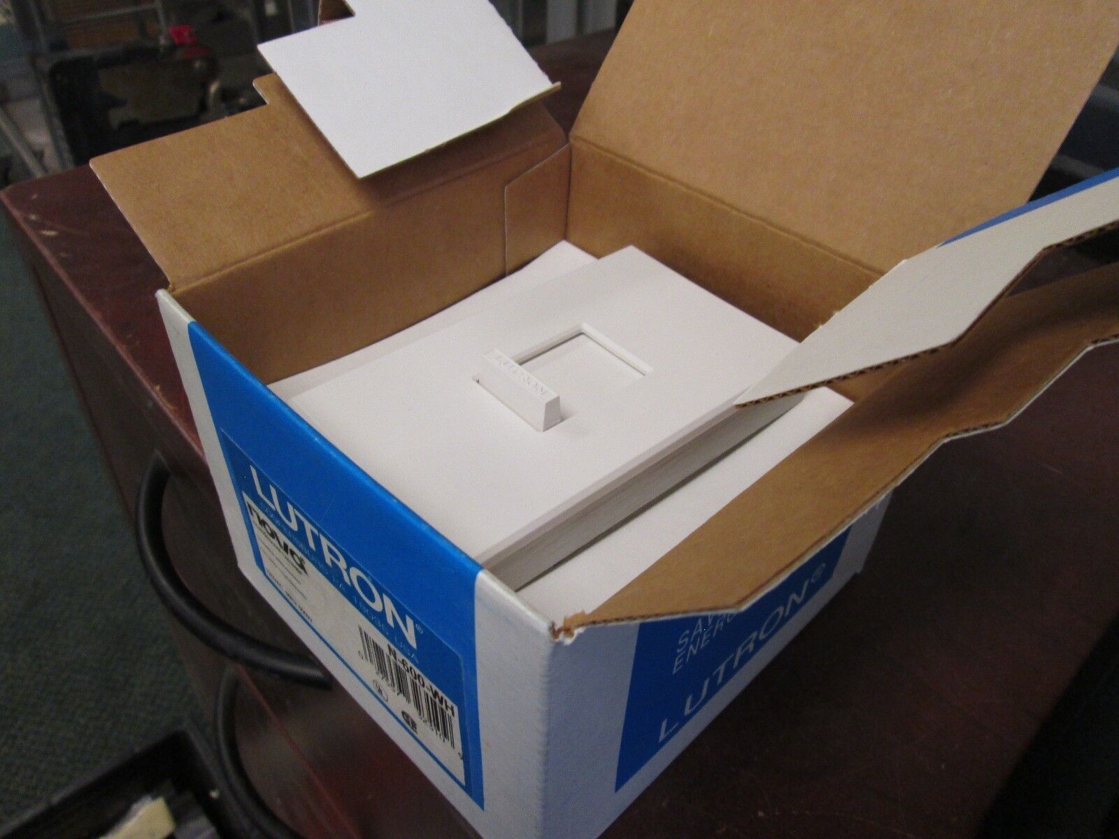 Lutron Nova Incandescent Dimmer N-600-WH 120VAC 60Hz 600W New Surplus