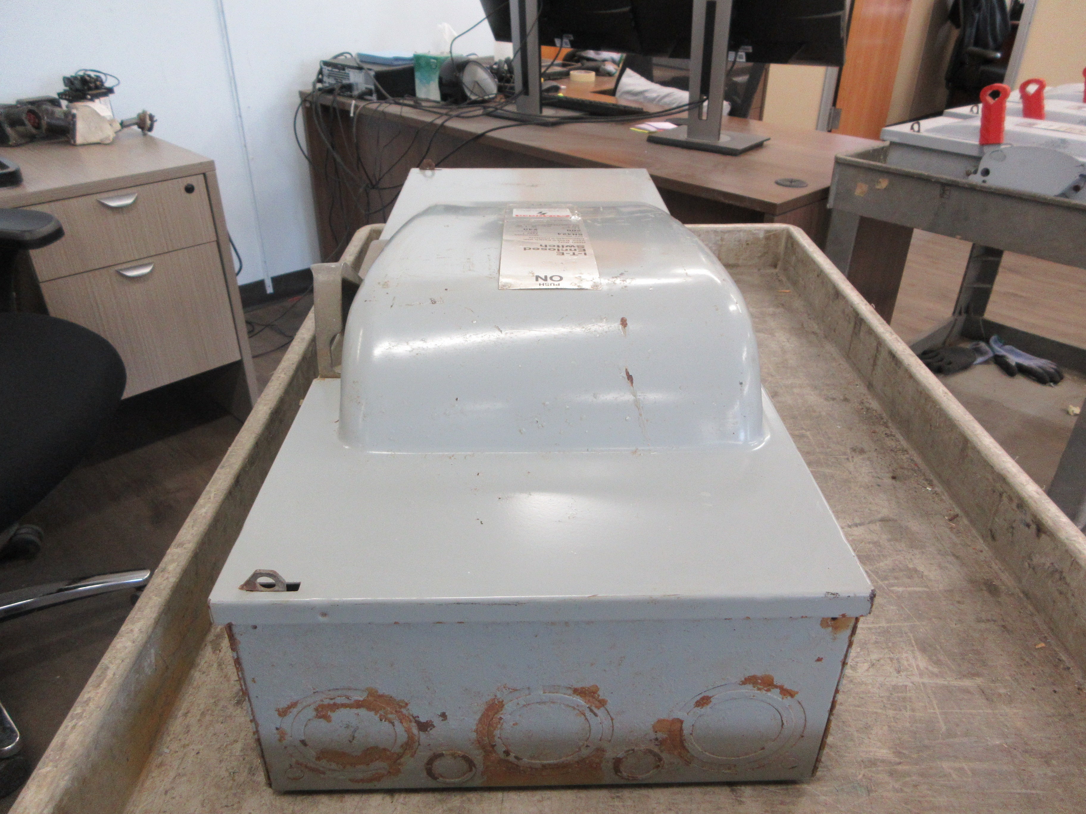 ITE Safety Switch SN424 200A 240VAC 3Ph Type 1 Enclosure Used