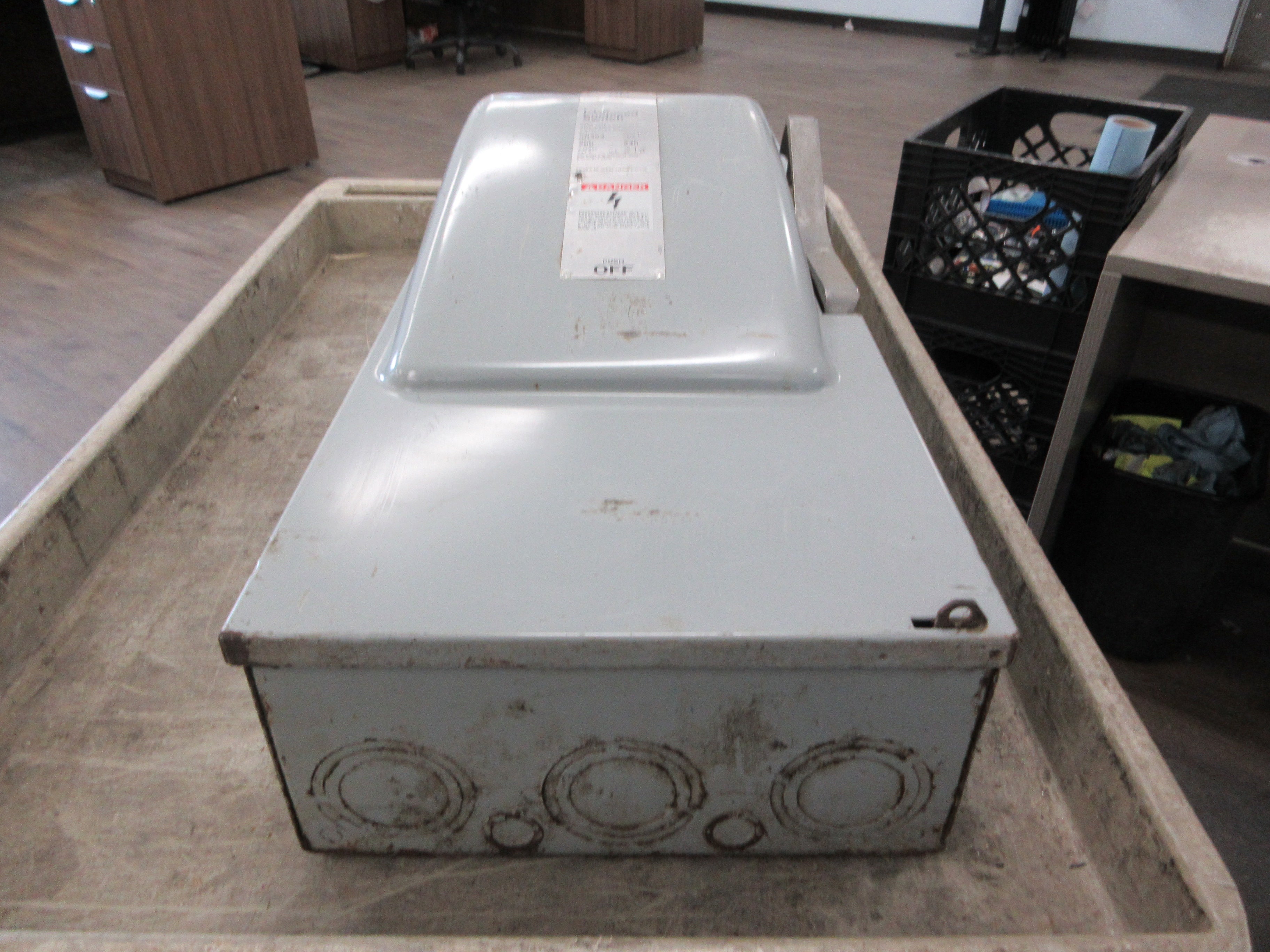 ITE Safety Switch SN424 200A 240VAC 3Ph Type 1 Enclosure Used