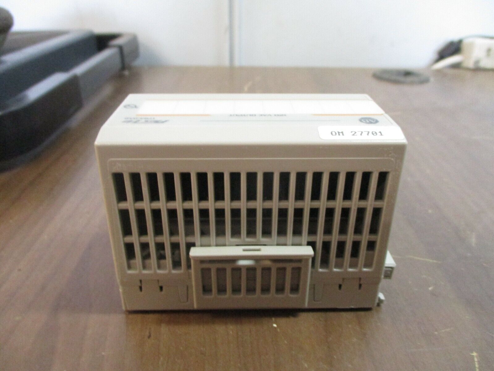 Allen-Bradley Flex I/O Output Module 1794-OA8 120VAC *Missing Terminal Cover*
