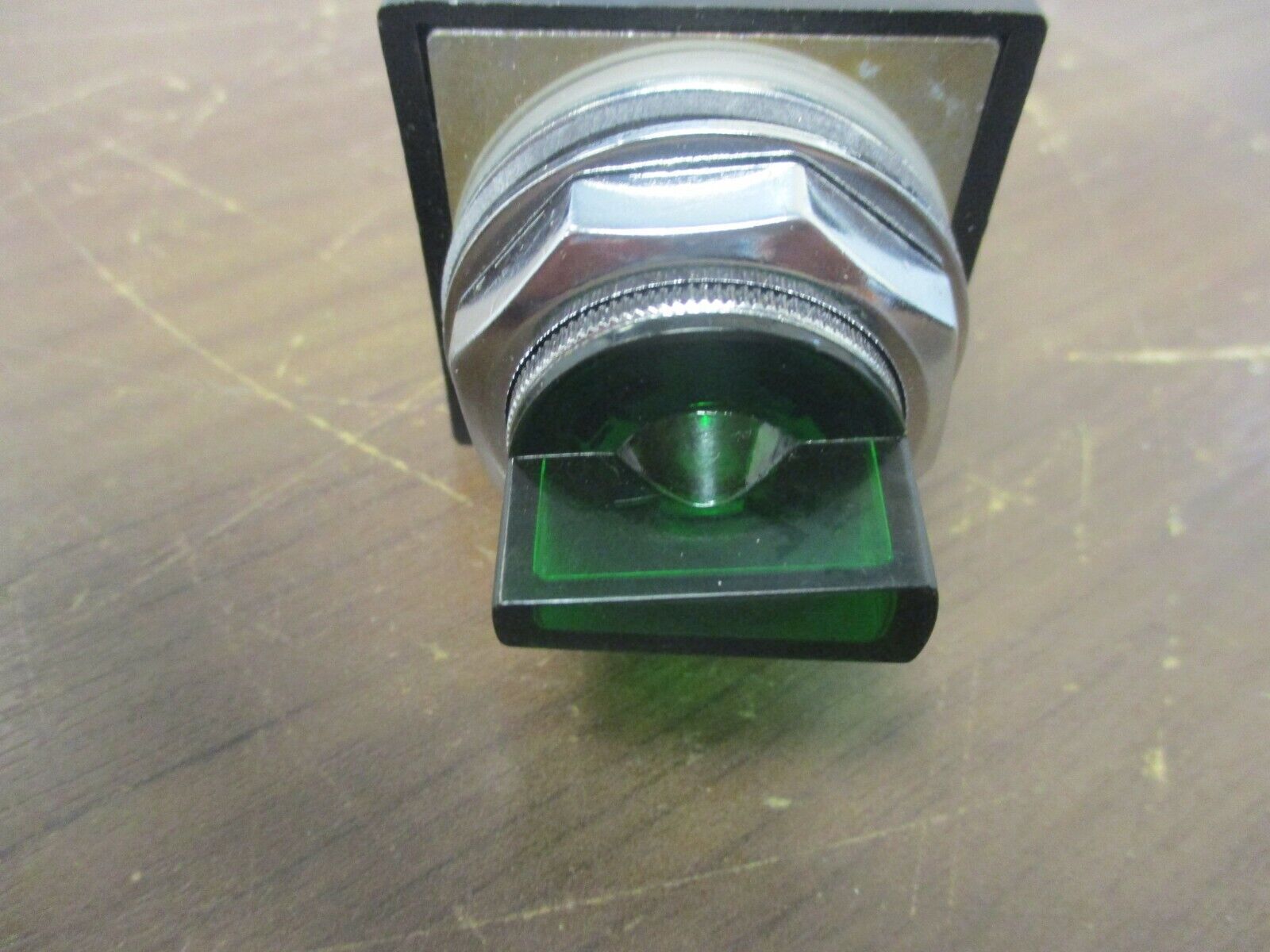 GE Illuminated Selector Switch CR104PSL94G-11S2 Green Lens *No Box* New Surplus