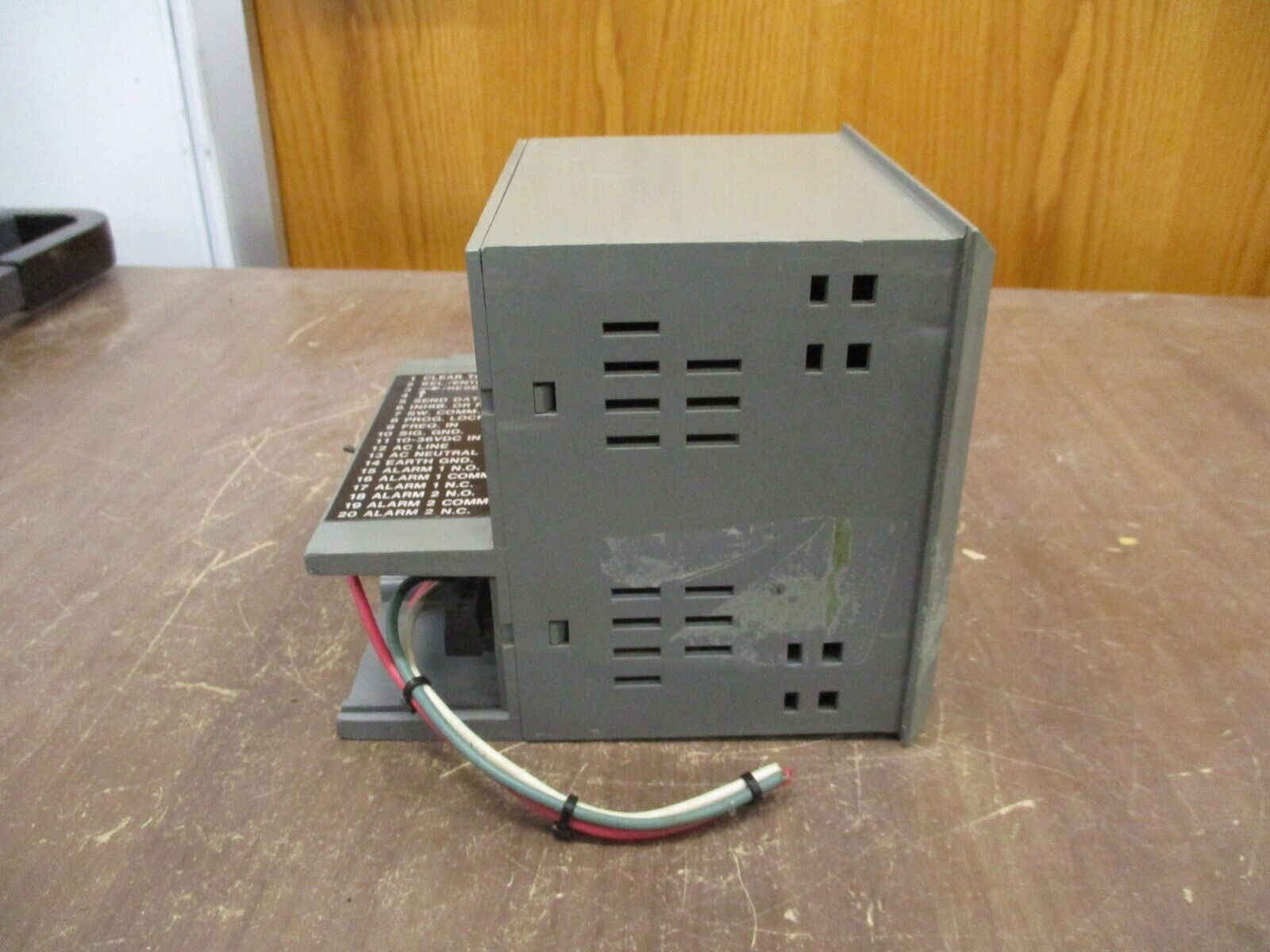 Micro Motion DRT Digital Rate Totalizer DRT1NA1E 115VAC 0.2A *Chipped Cover*