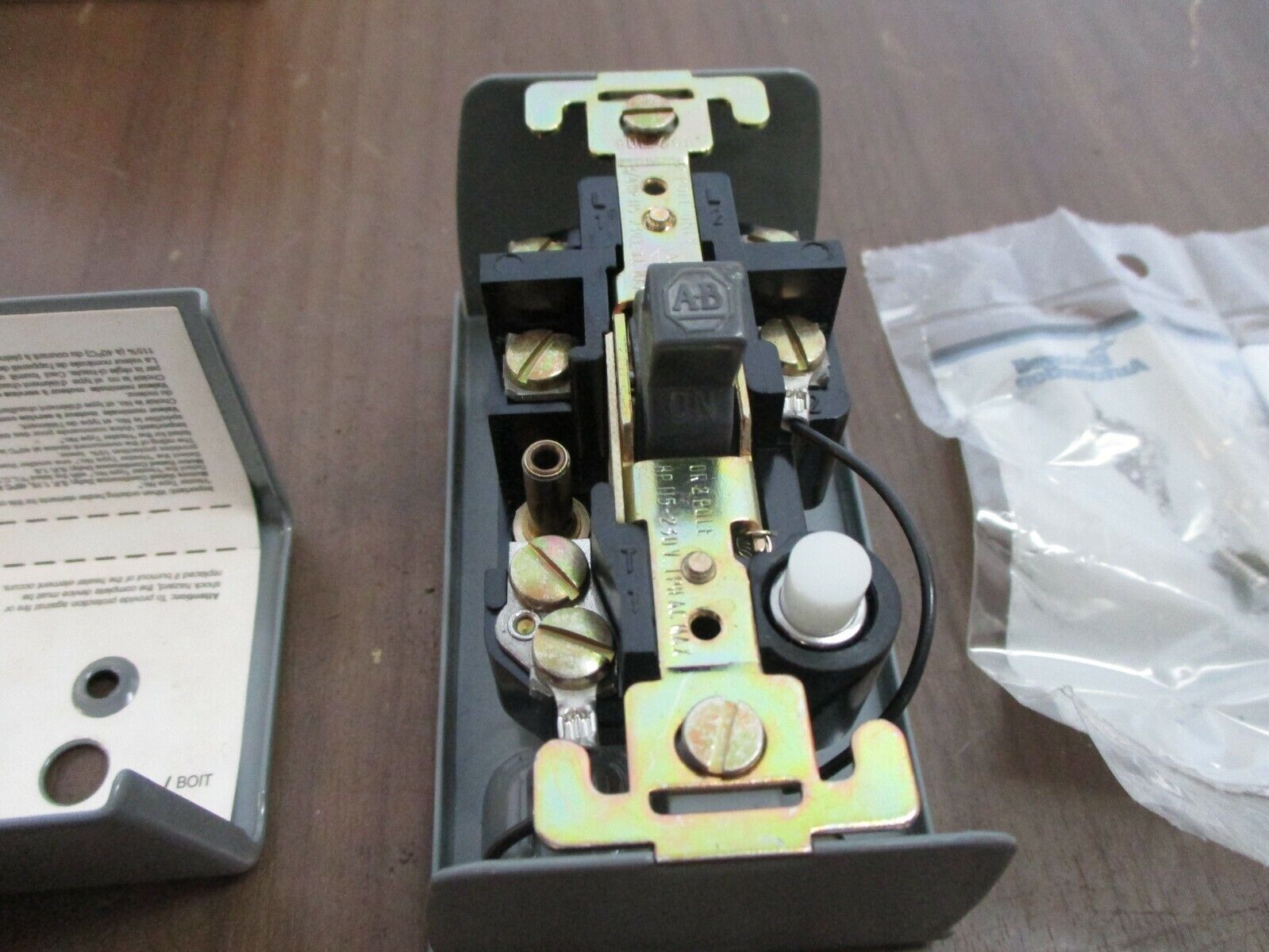Allen-Bradley Manual Starter 600-TAX109 Ser. B 1HP 277V 1Ph New Surplus