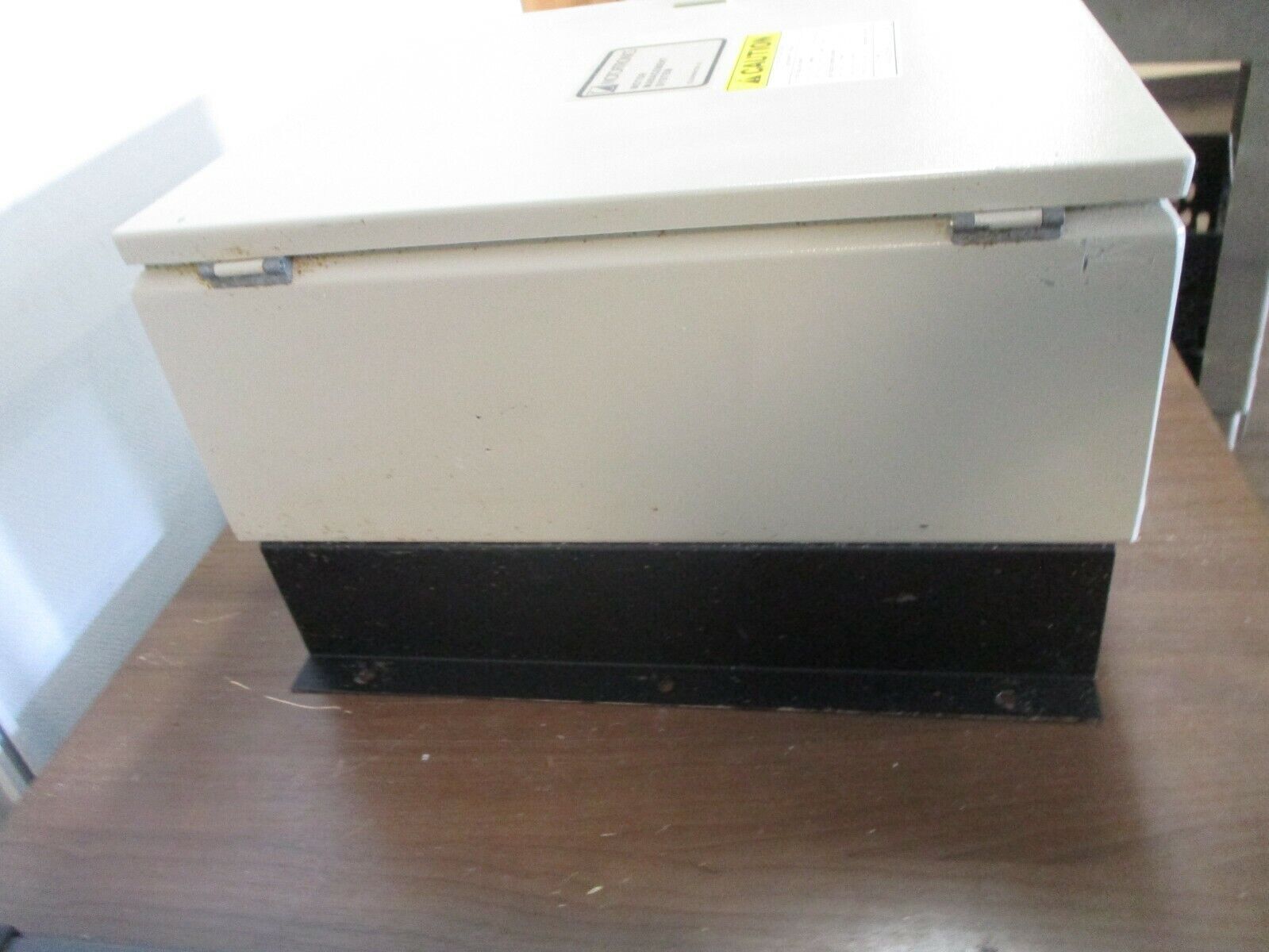 Motortronics AC Drive KP1-405-E-GF 5HP 400V 50/60Hz 8.8A Nema 4X Used