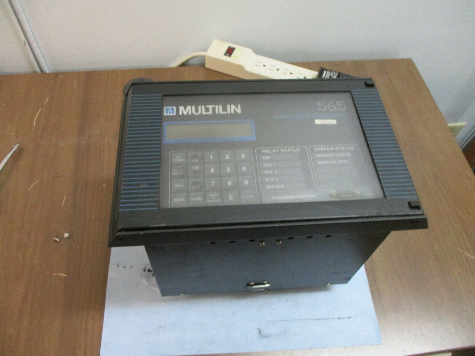Multilin 565 Feeder Management Relay 565-5-5-O-A-E 95-260V AC/DC 60 Hz 50w Used
