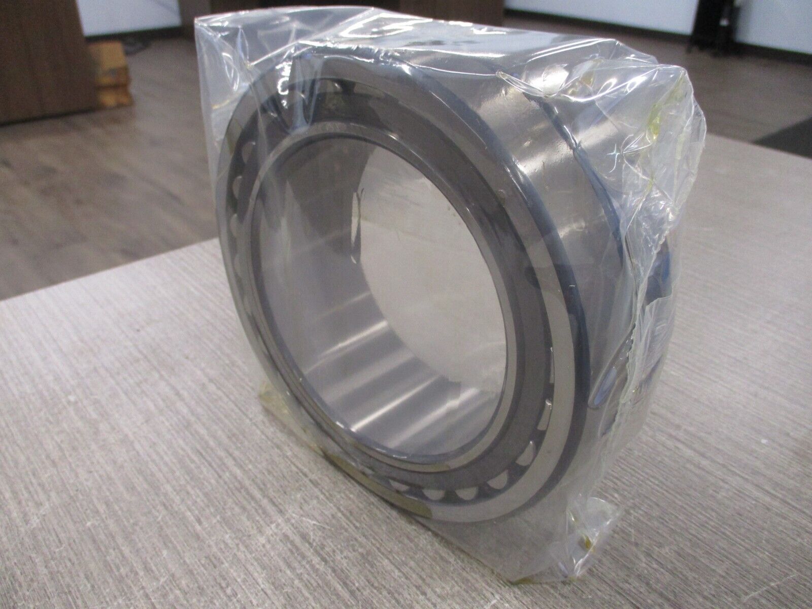 SKF Explorer Spherical Roller Bearing 24024 CC/C3W33 New Surplus