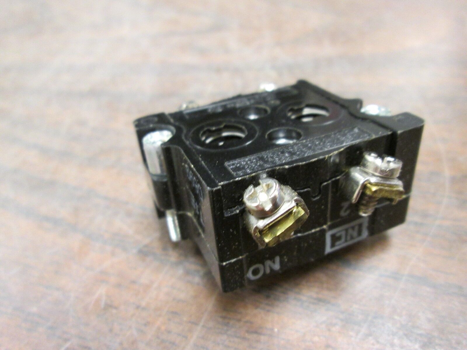 Cutler-Hammer Contact Block 10250T1E Logic Level 1N.O.-1N.C. New Surplus