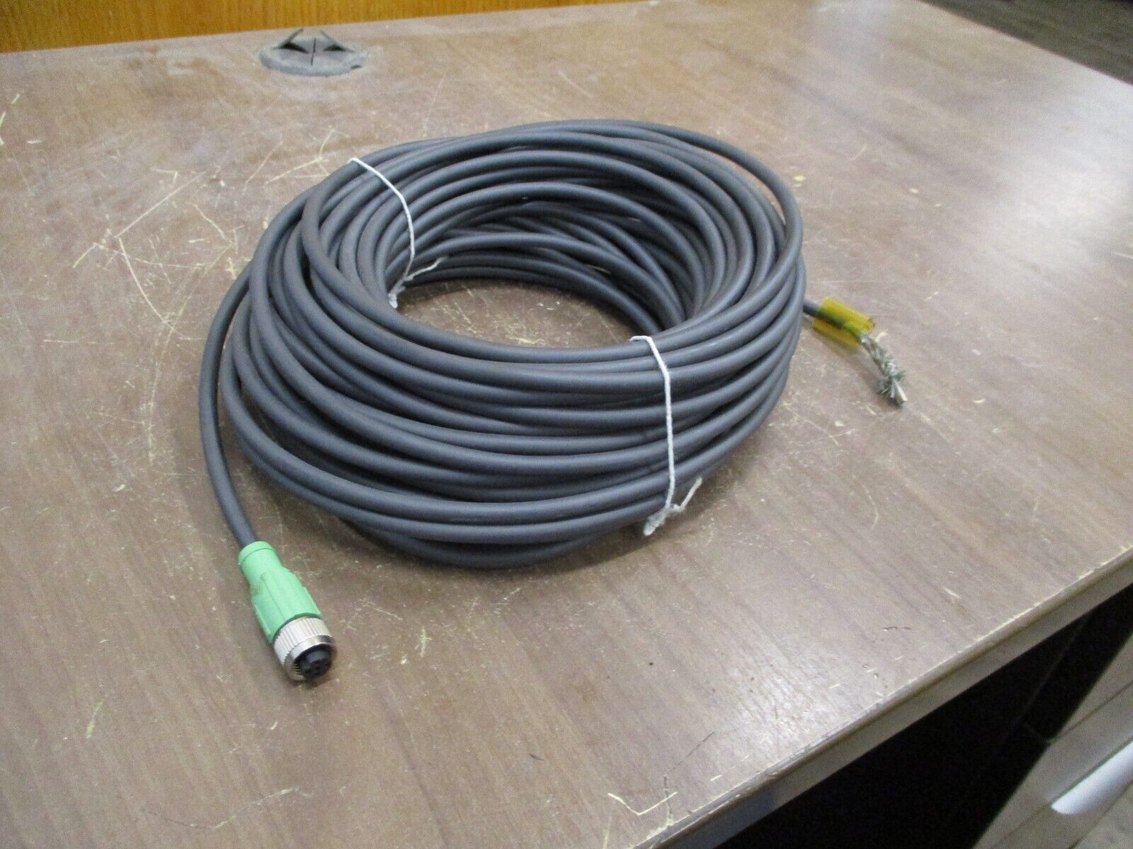 Phoenix Contact Cable E221474 125V AC/DC 4A Used