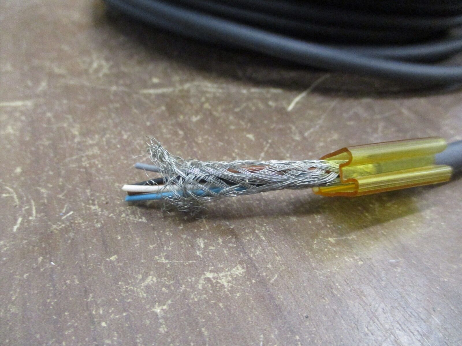 Phoenix Contact Cable E221474 125V AC/DC 4A Used