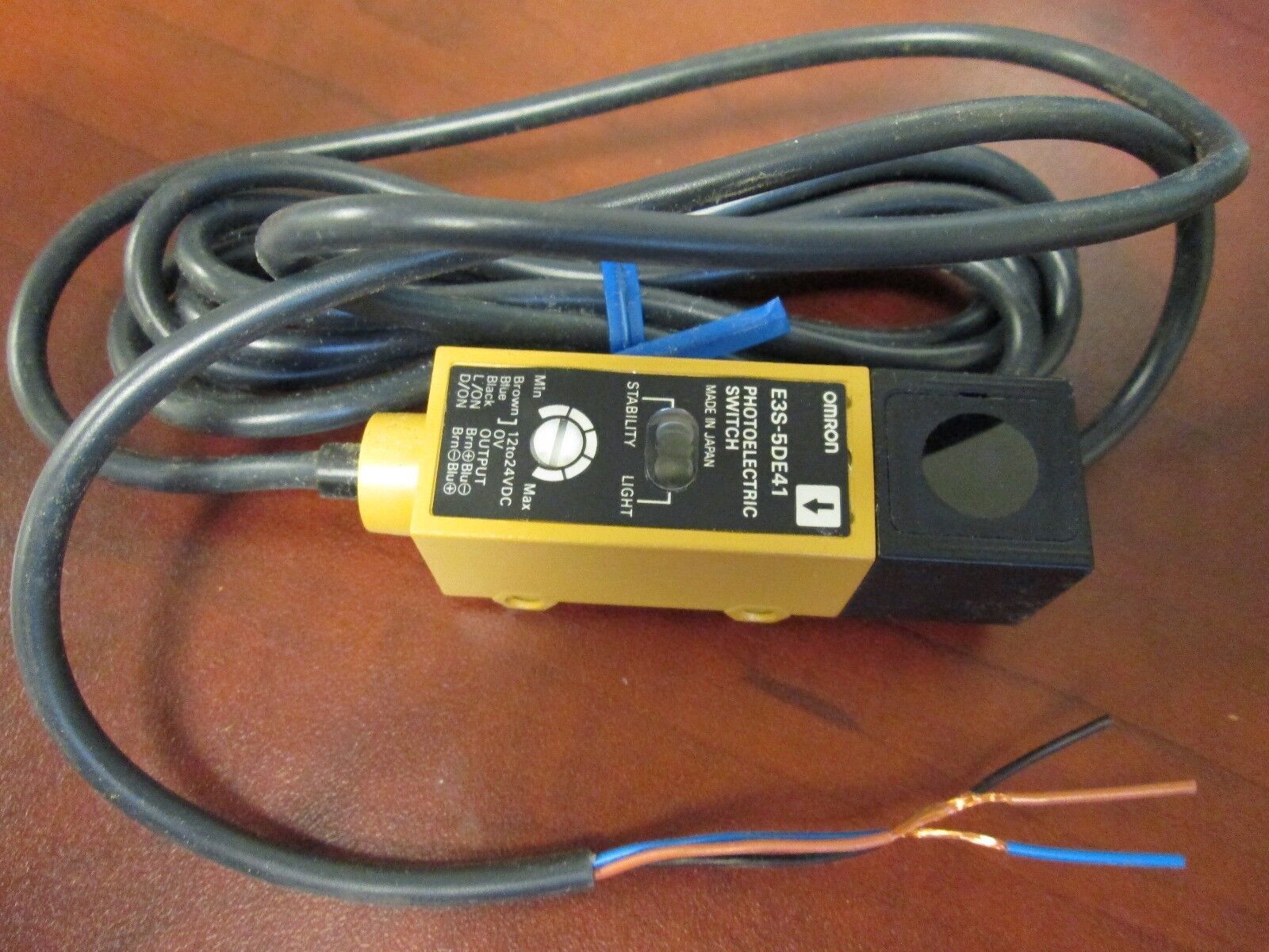 Omron Photoelectric Switch E35-5DE41 Used