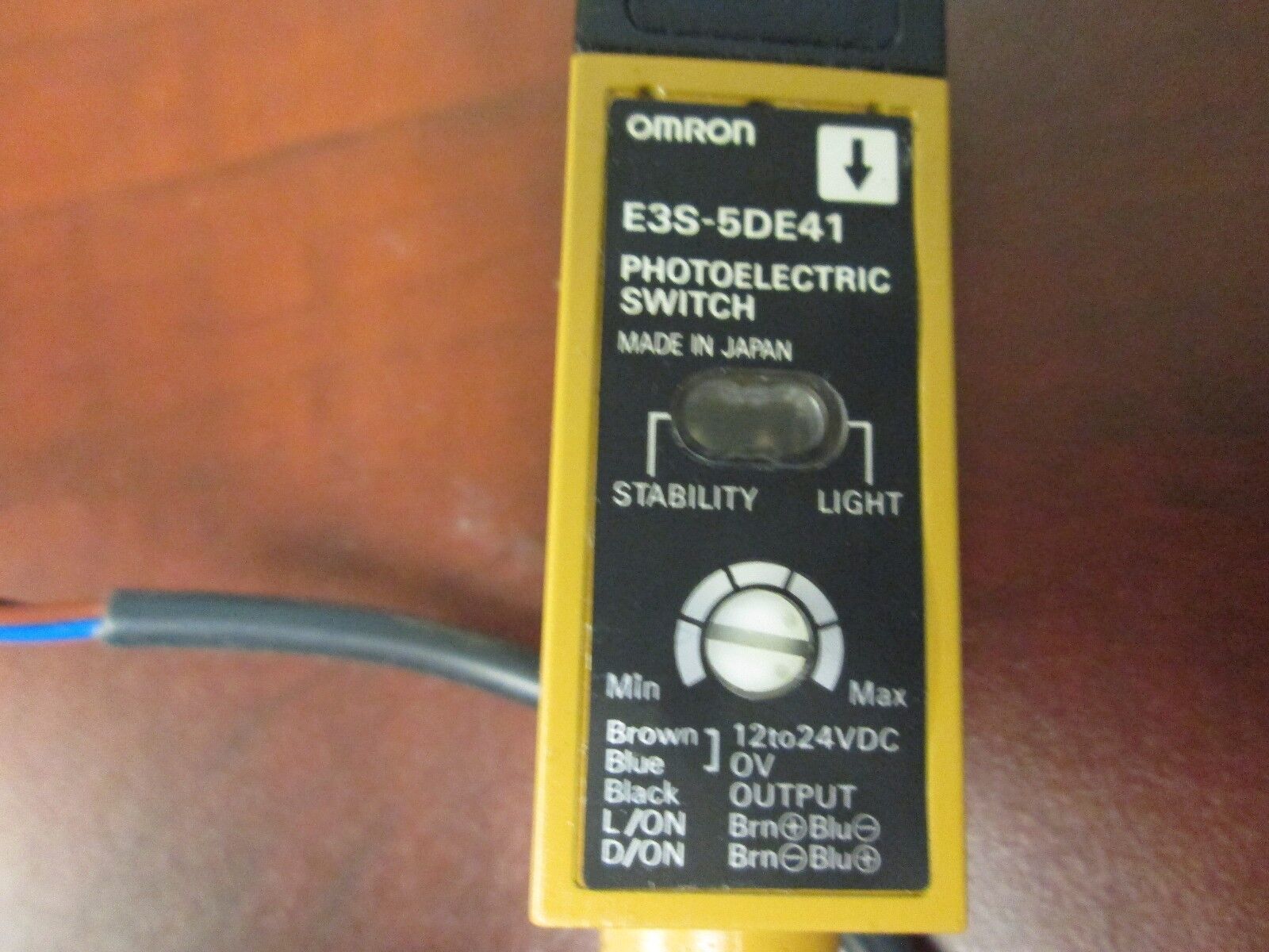 Omron Photoelectric Switch E35-5DE41 Used