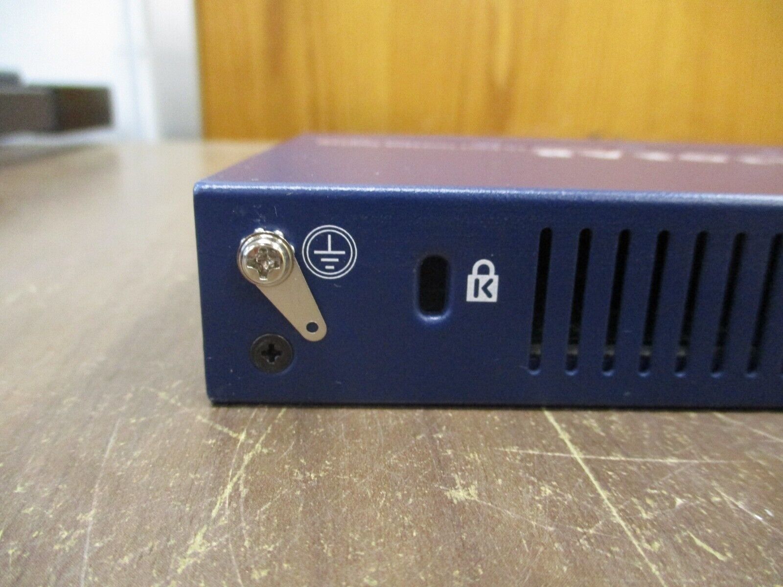 Netgear ProSafe Gigabit Switch GS116 V2 16-Port *No Power Supply* Used