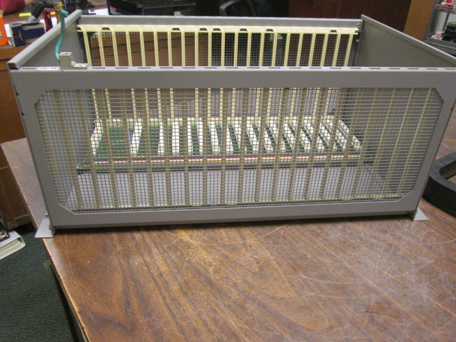 Siemens PLC Rack 505-6516 16-Slot + PS & Proc. Slots Used